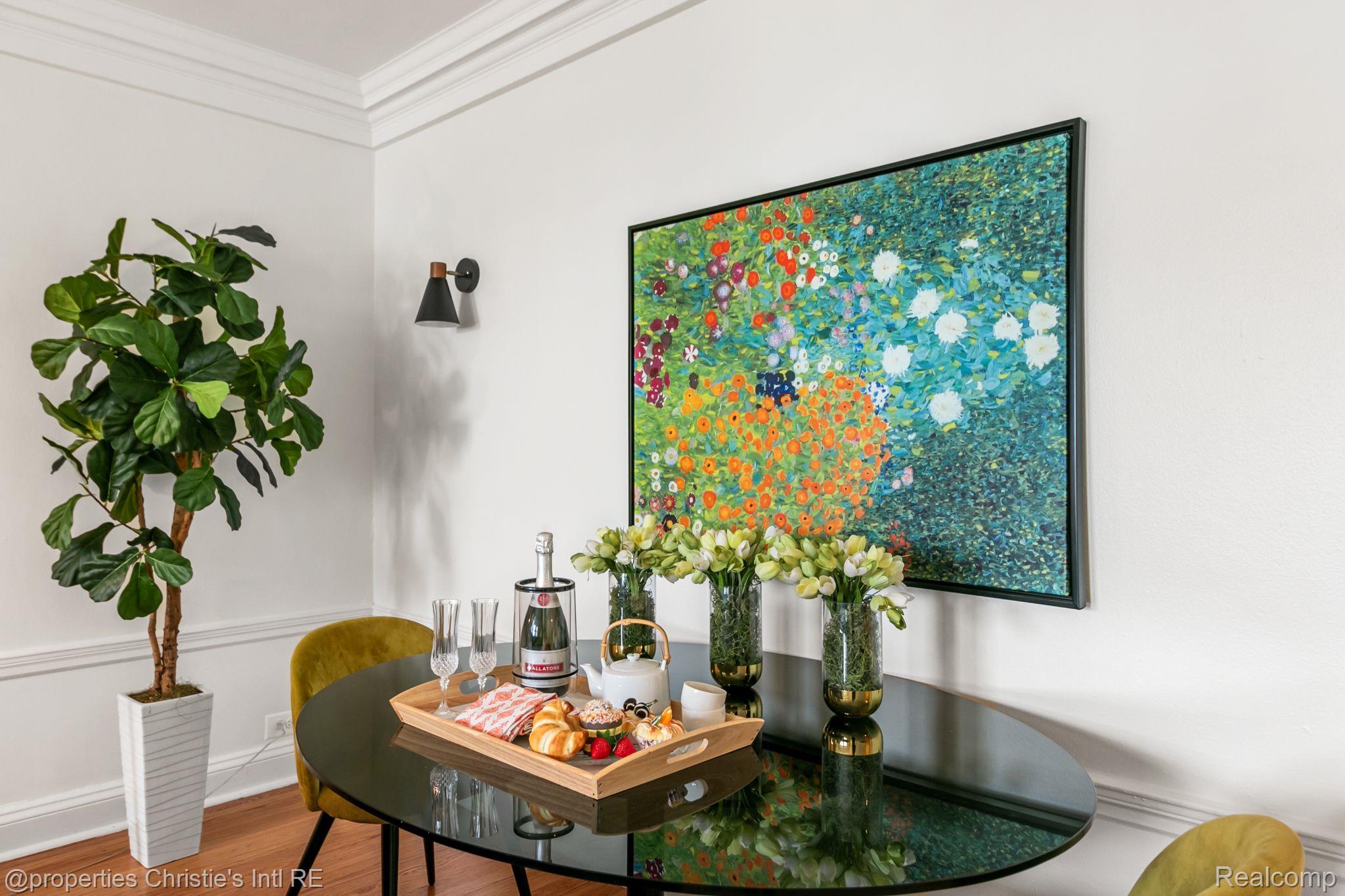 15 E KIRBY Street 914