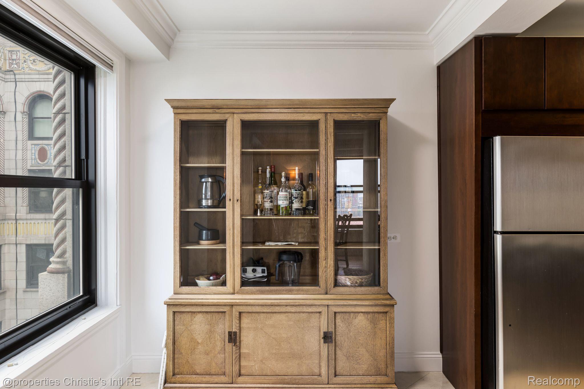 15 E KIRBY Street 1104