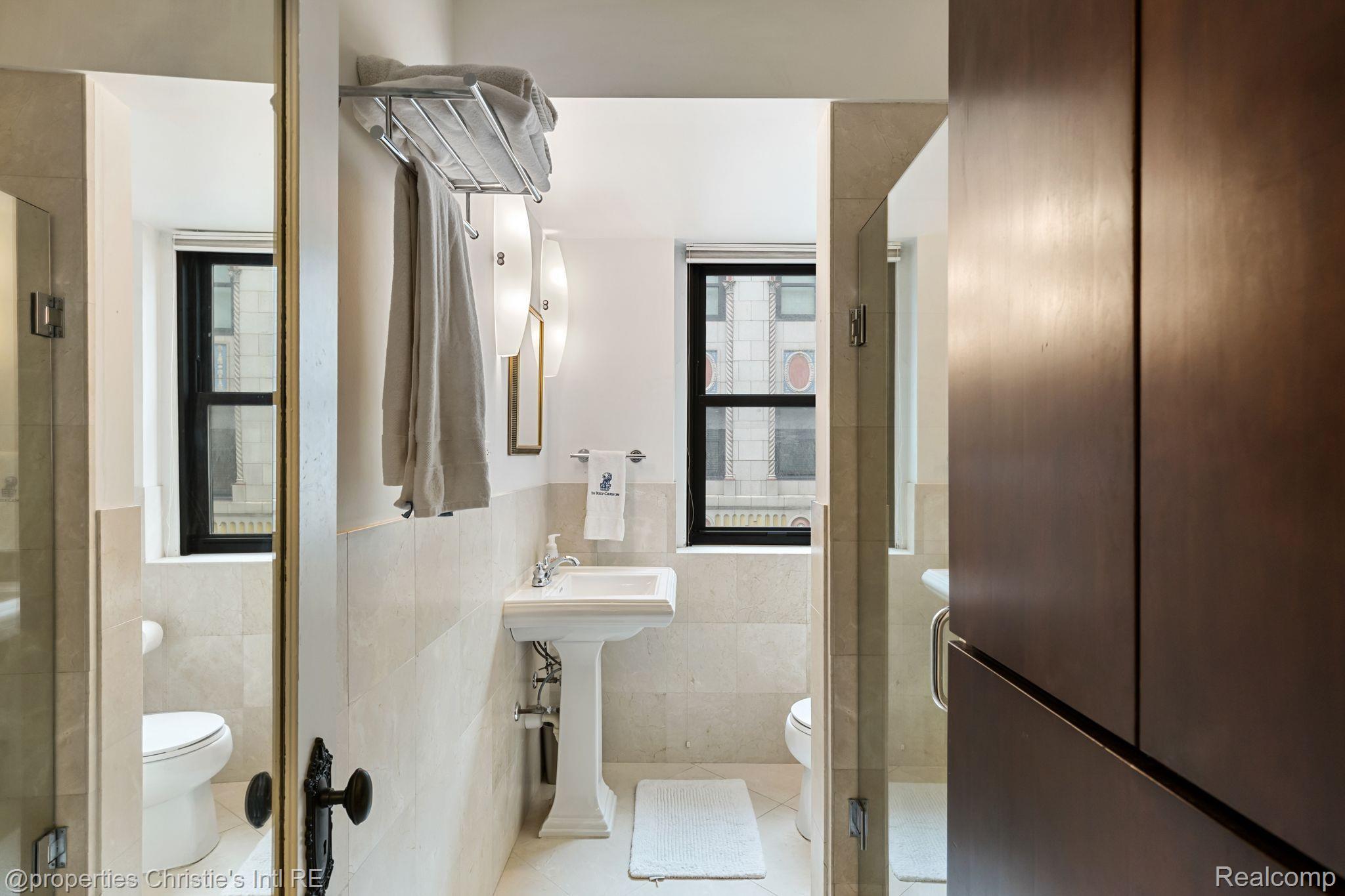 15 E KIRBY Street 1104