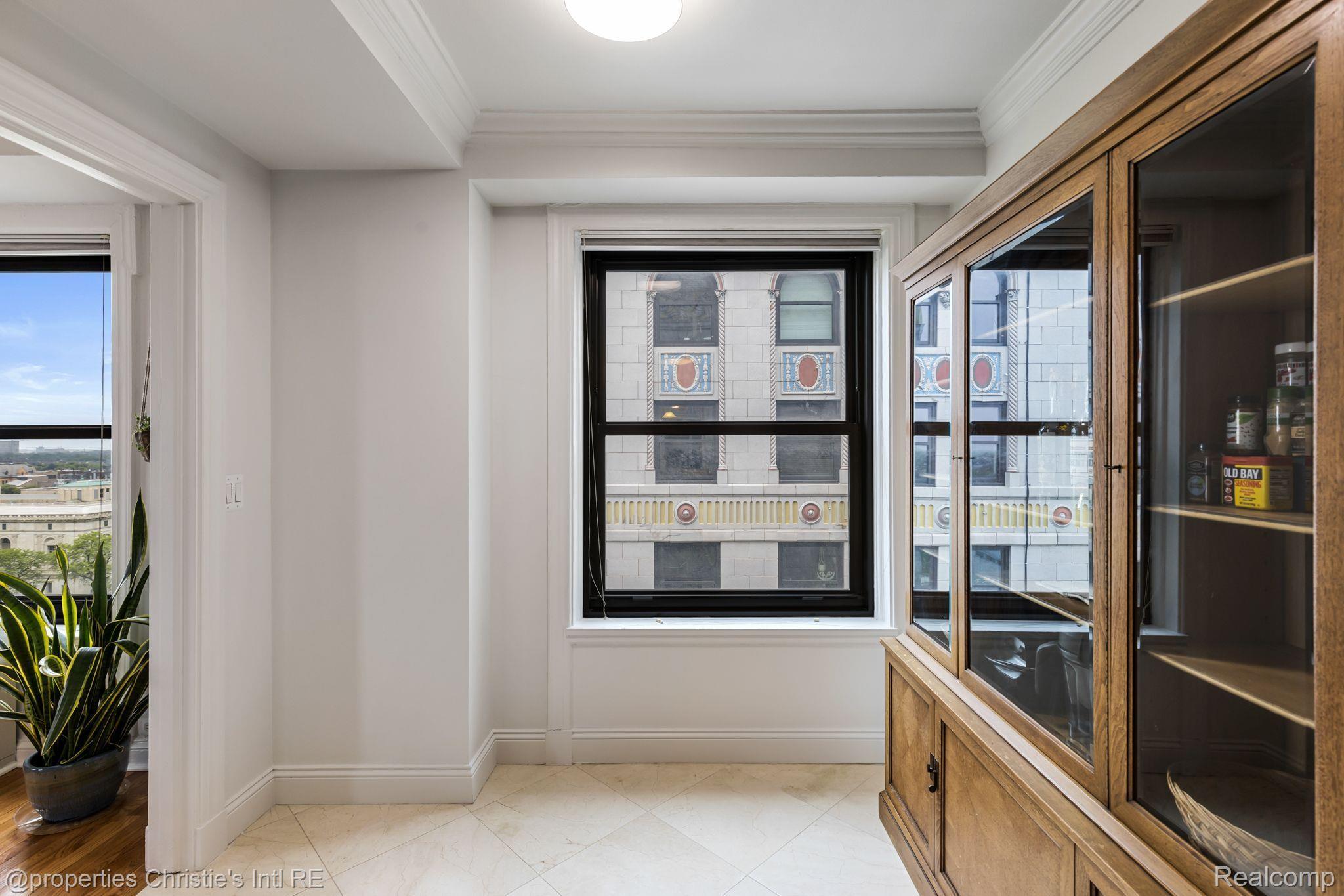 15 E KIRBY Street 1104