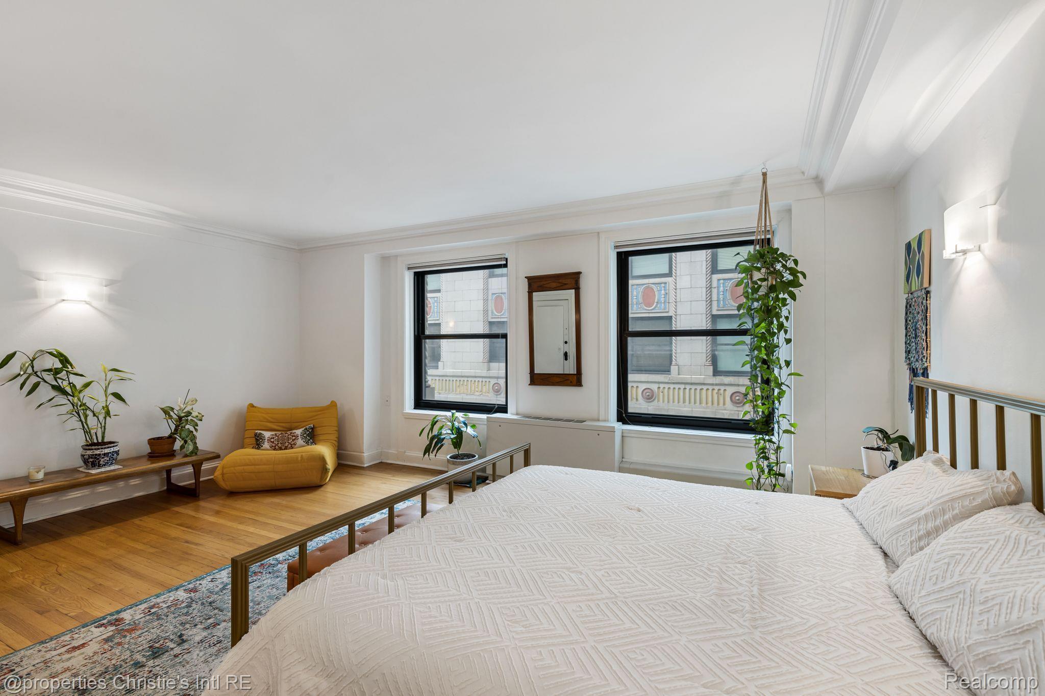 15 E KIRBY Street 1104