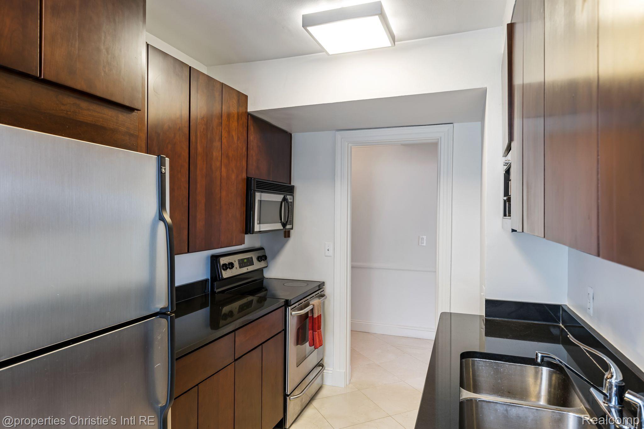 15 E KIRBY Street 1104
