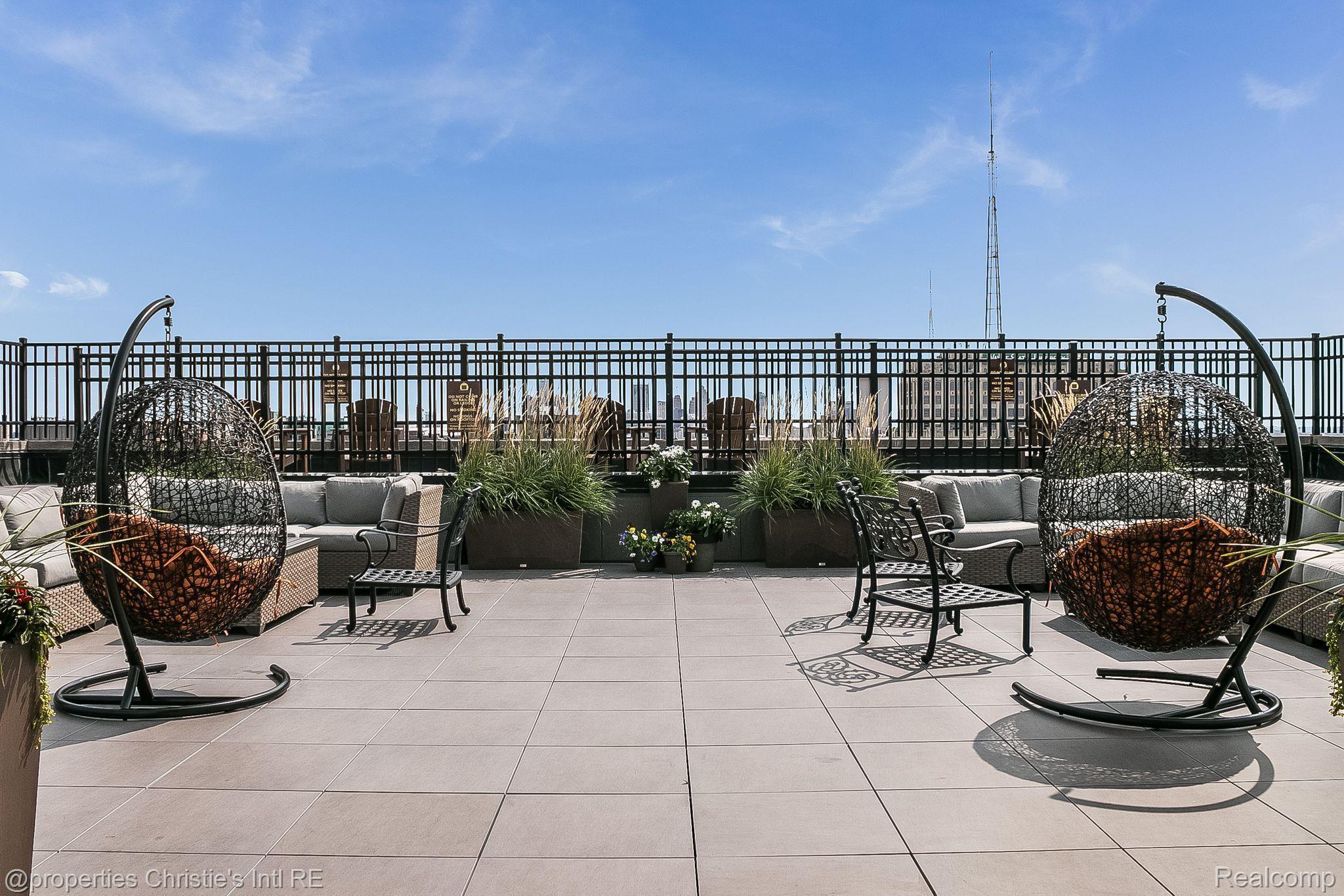 15 E KIRBY Street 1104