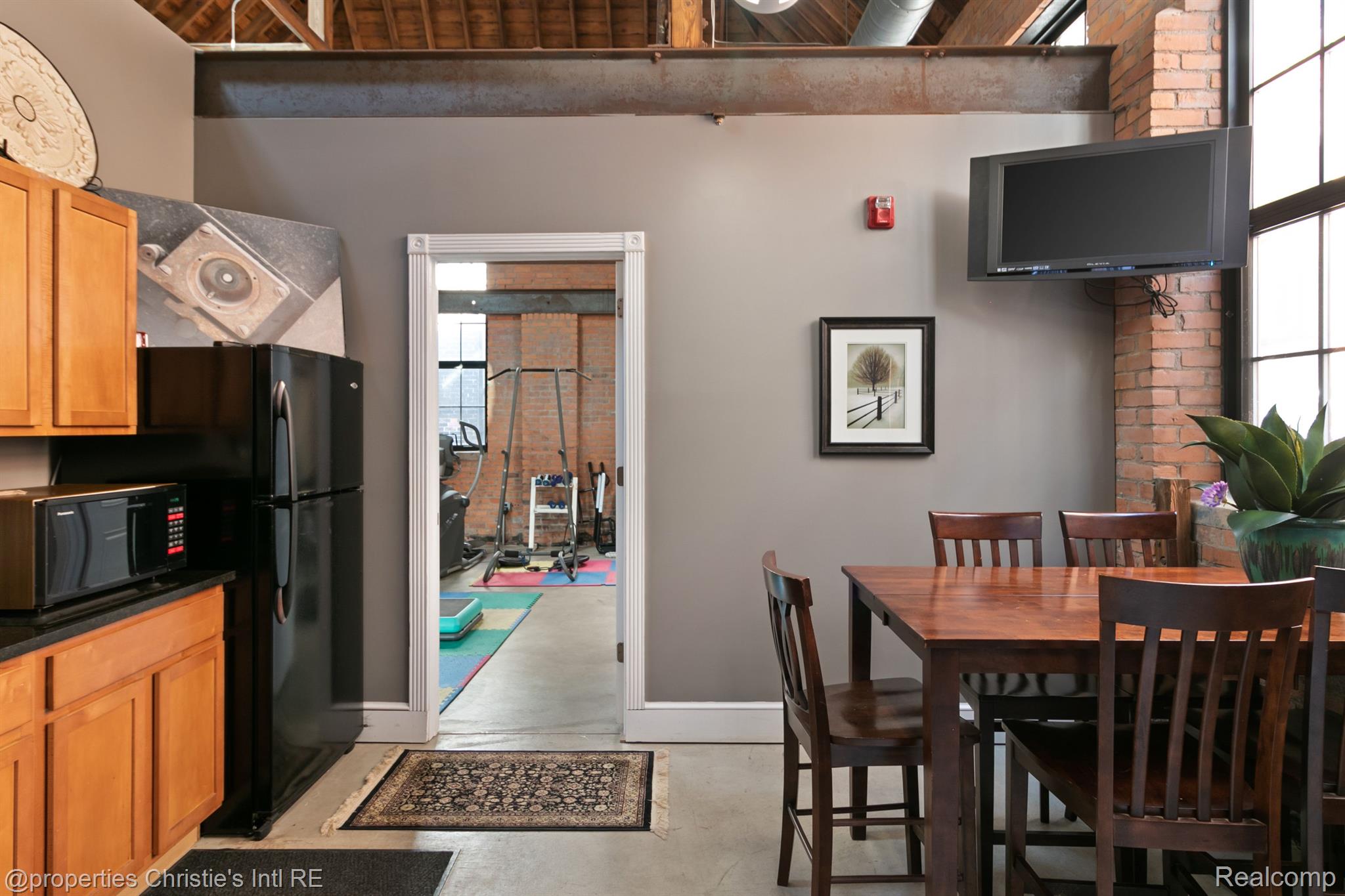 5766 TRUMBULL Street 42-215
