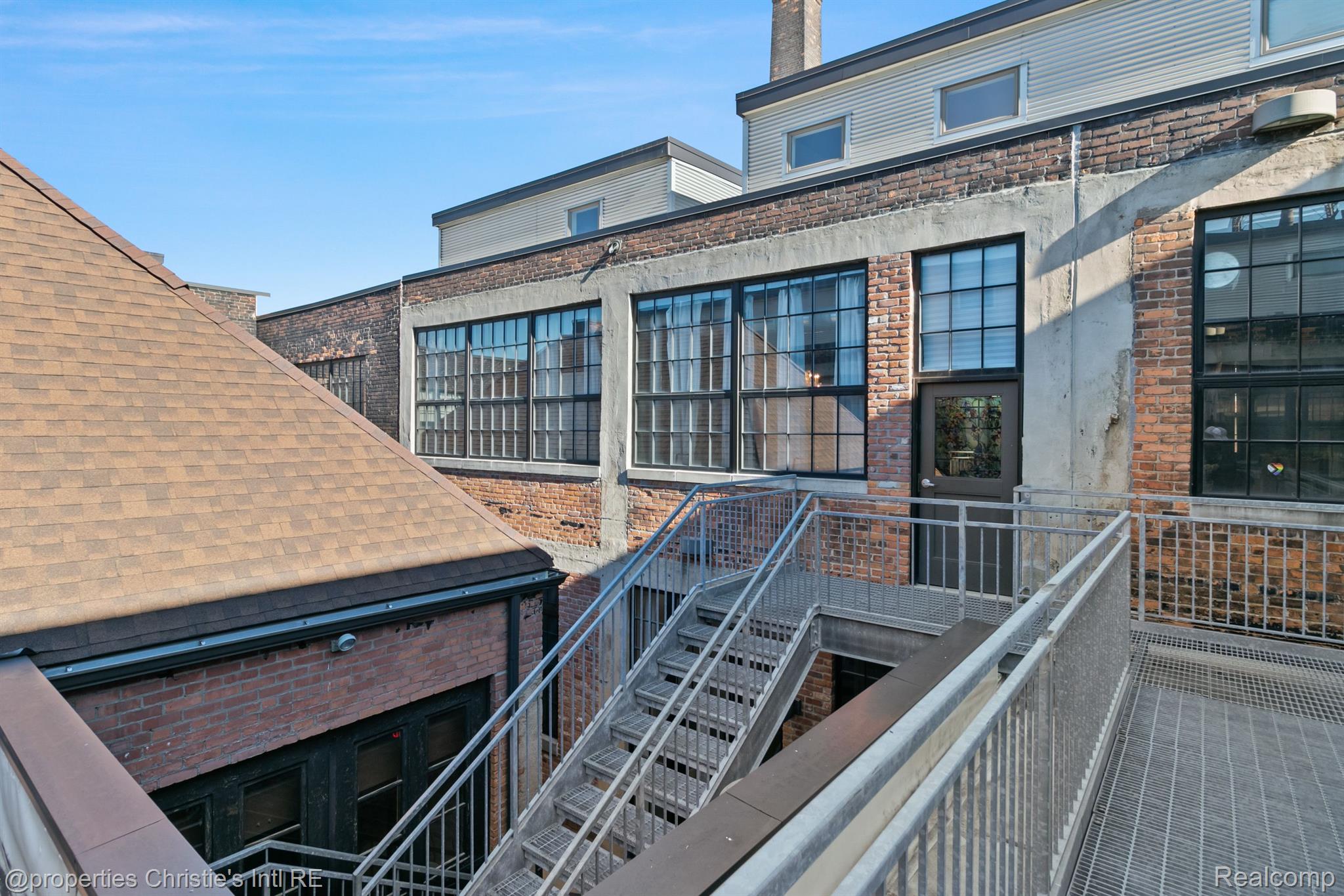 5766 TRUMBULL Street 42-215