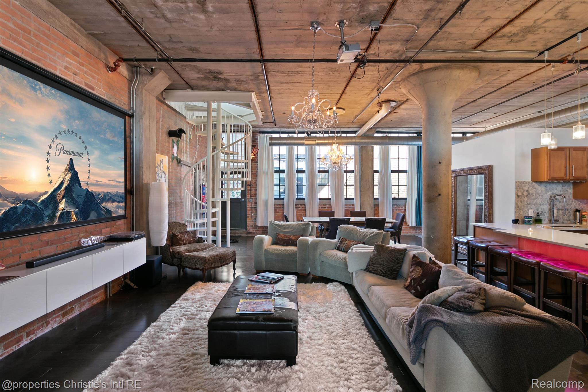 5766 TRUMBULL Street 42-215