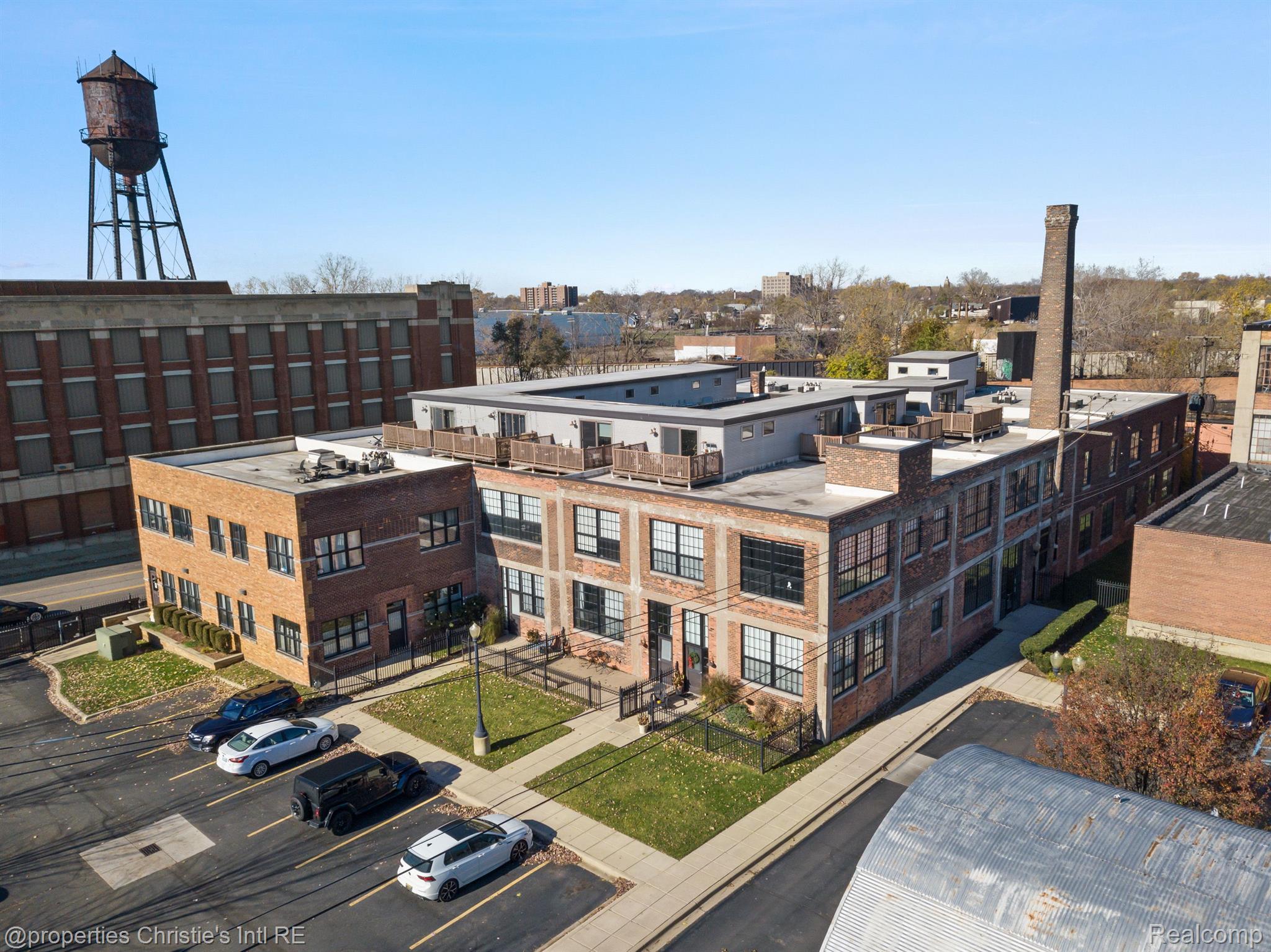 5766 TRUMBULL Street 42-215