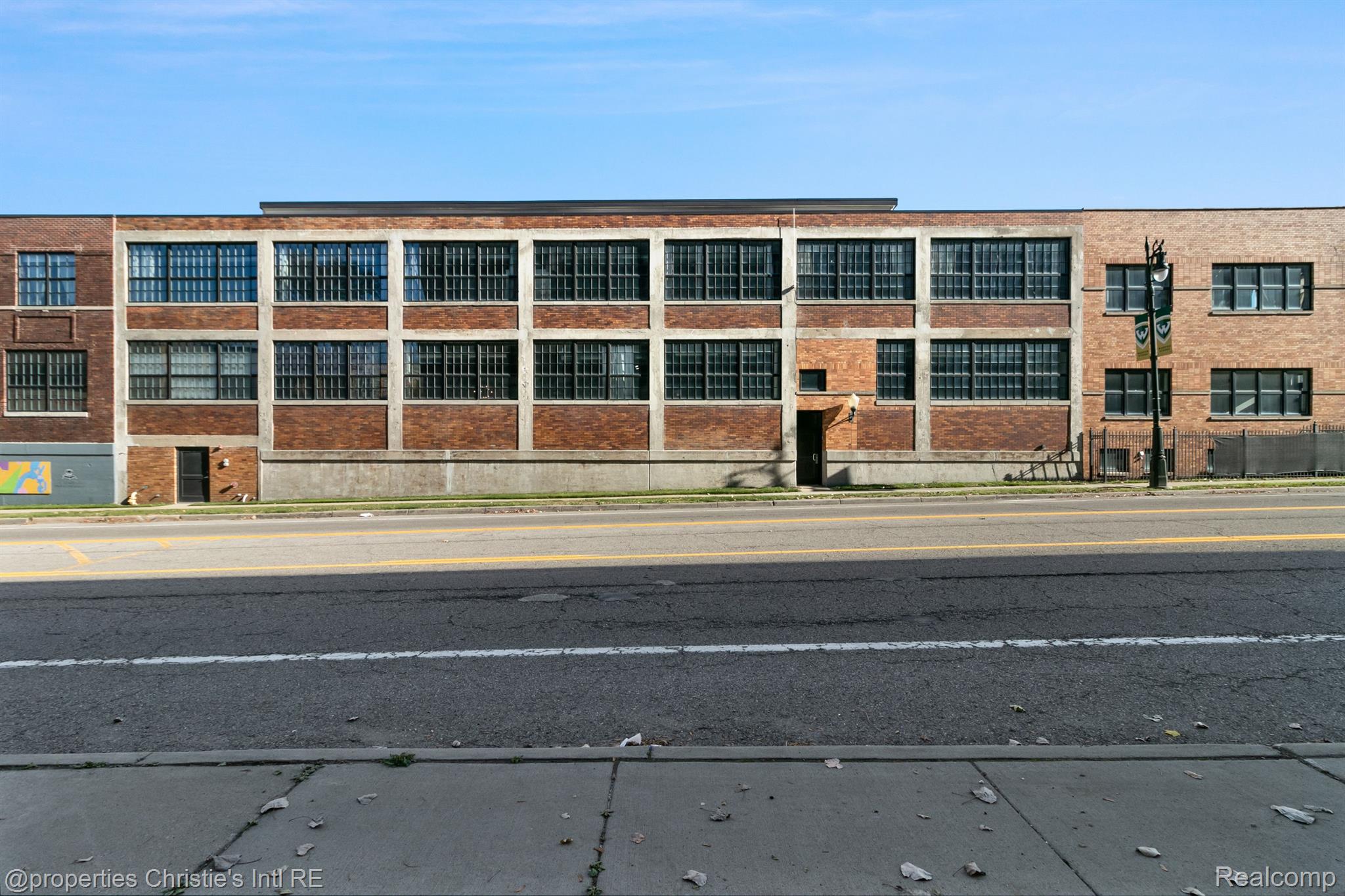 5766 TRUMBULL Street 42-215