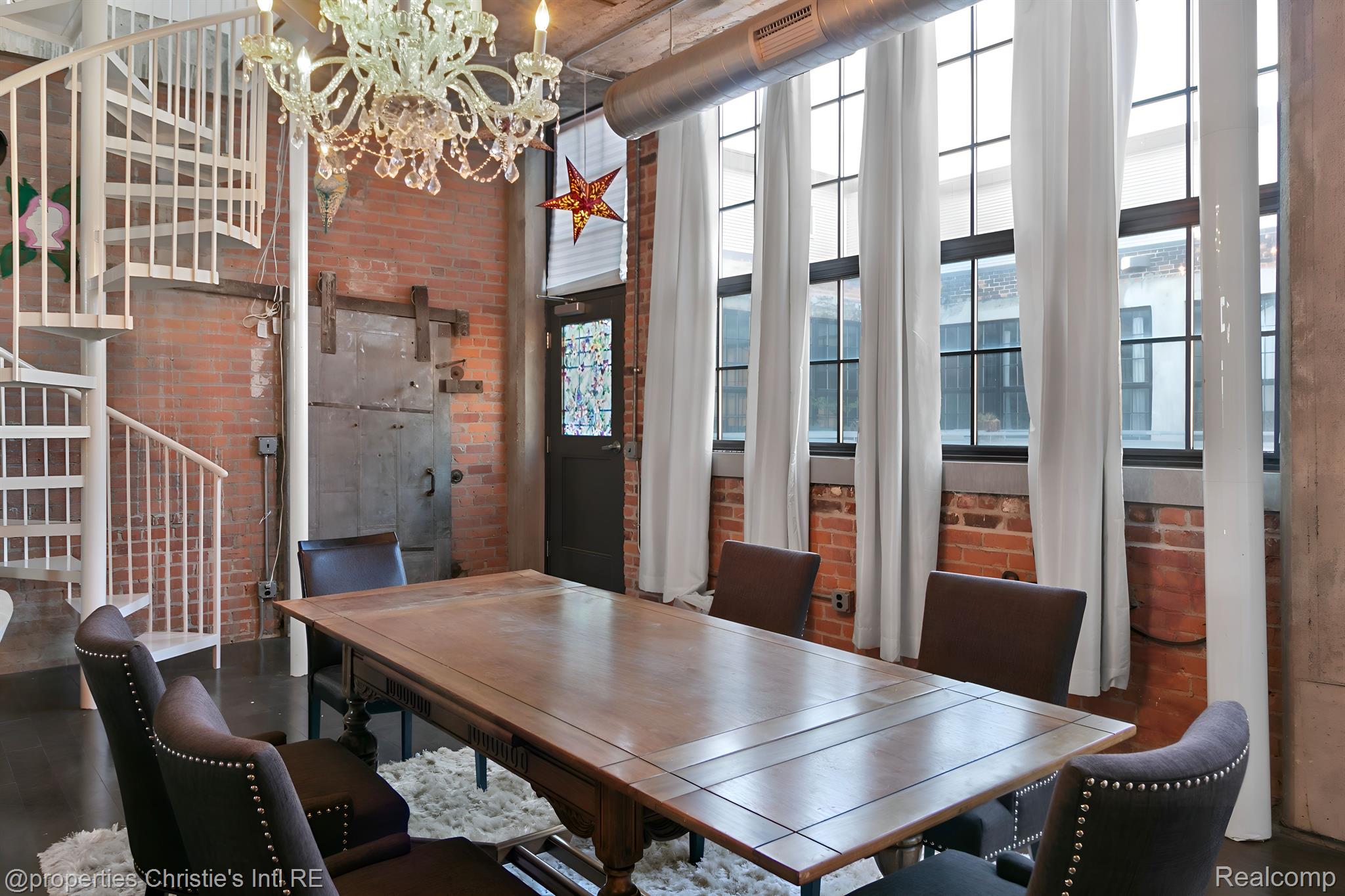 5766 TRUMBULL Street 42-215