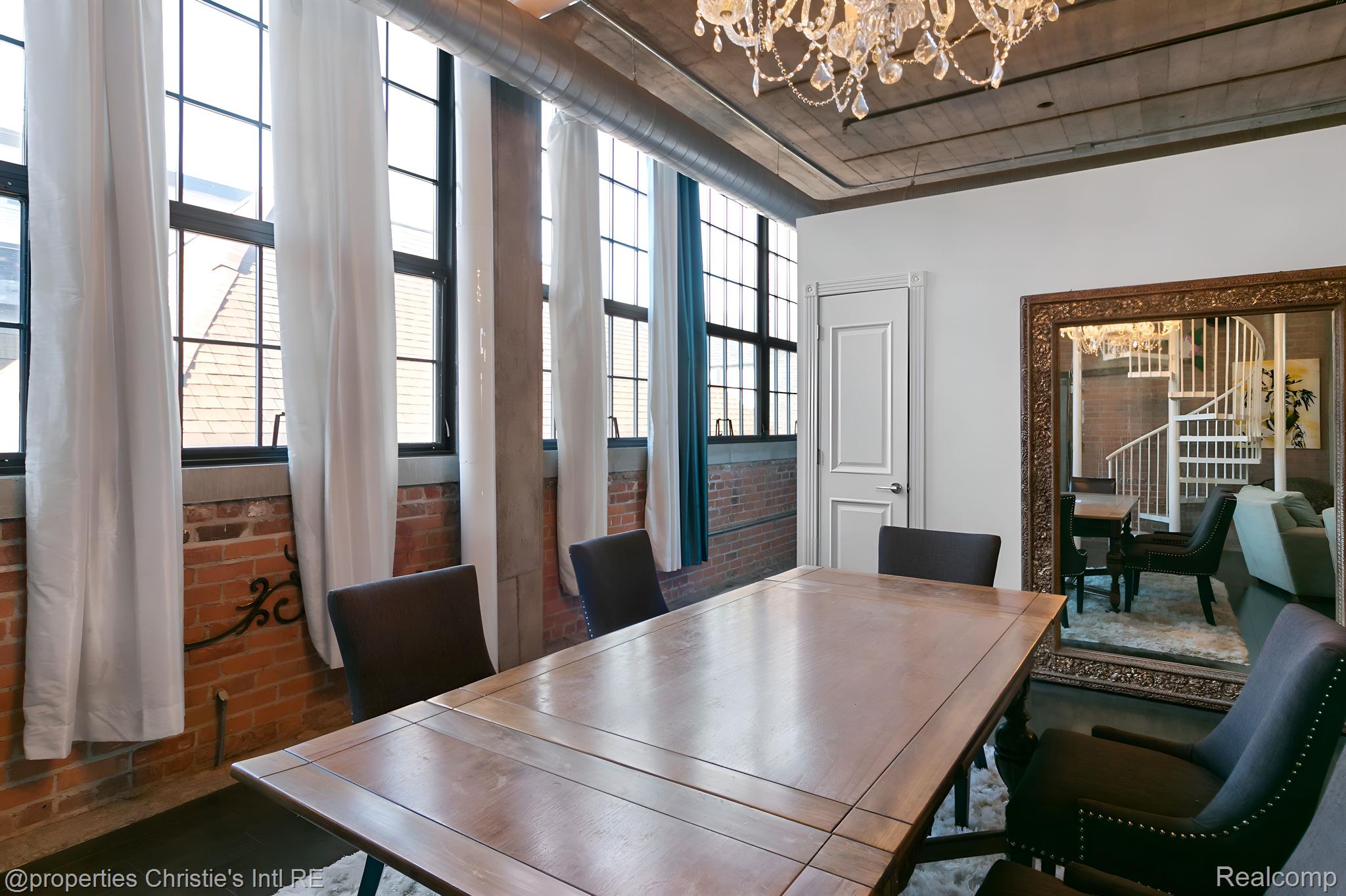 5766 TRUMBULL Street 42-215