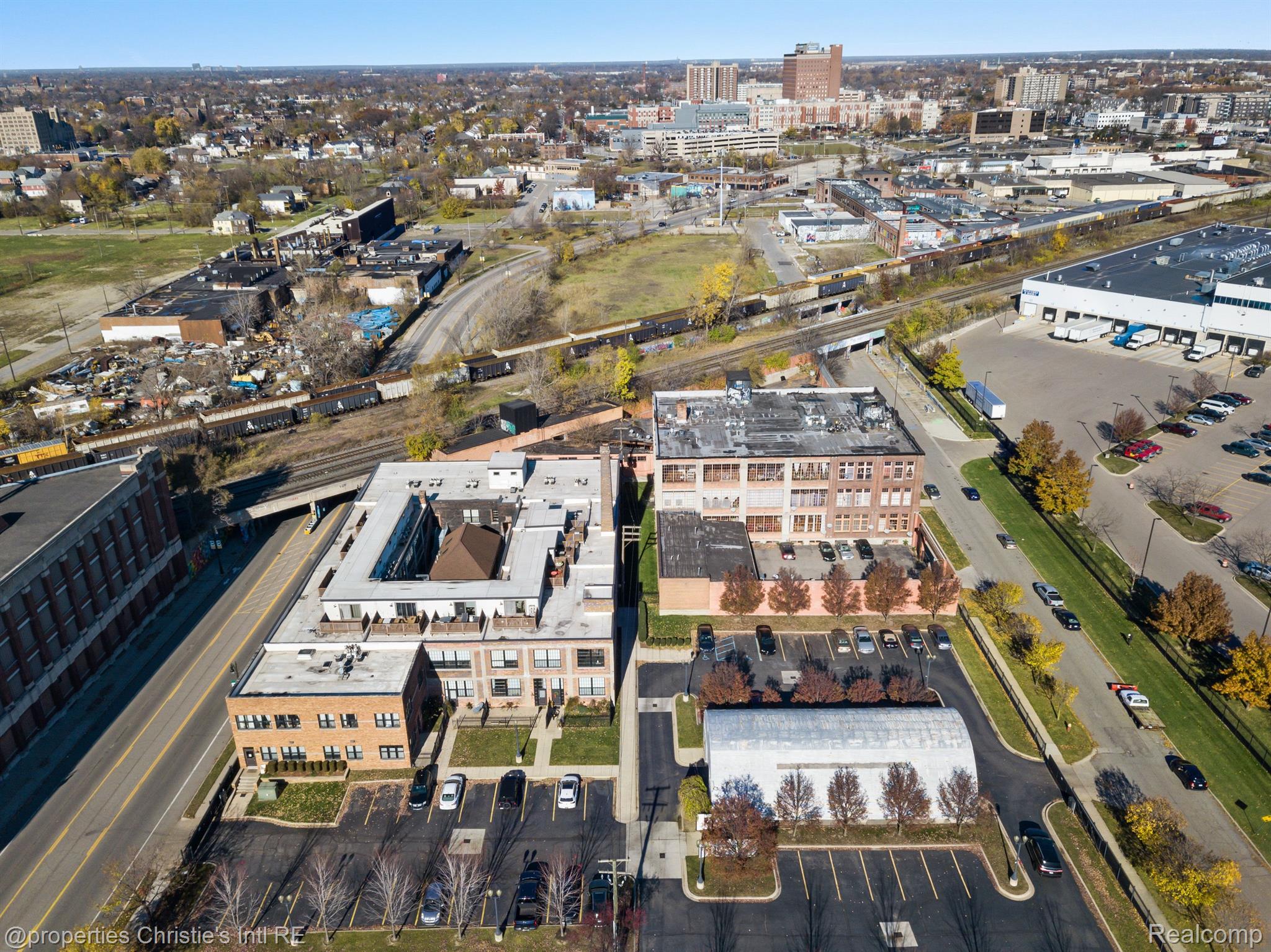 5766 TRUMBULL Street 42-215
