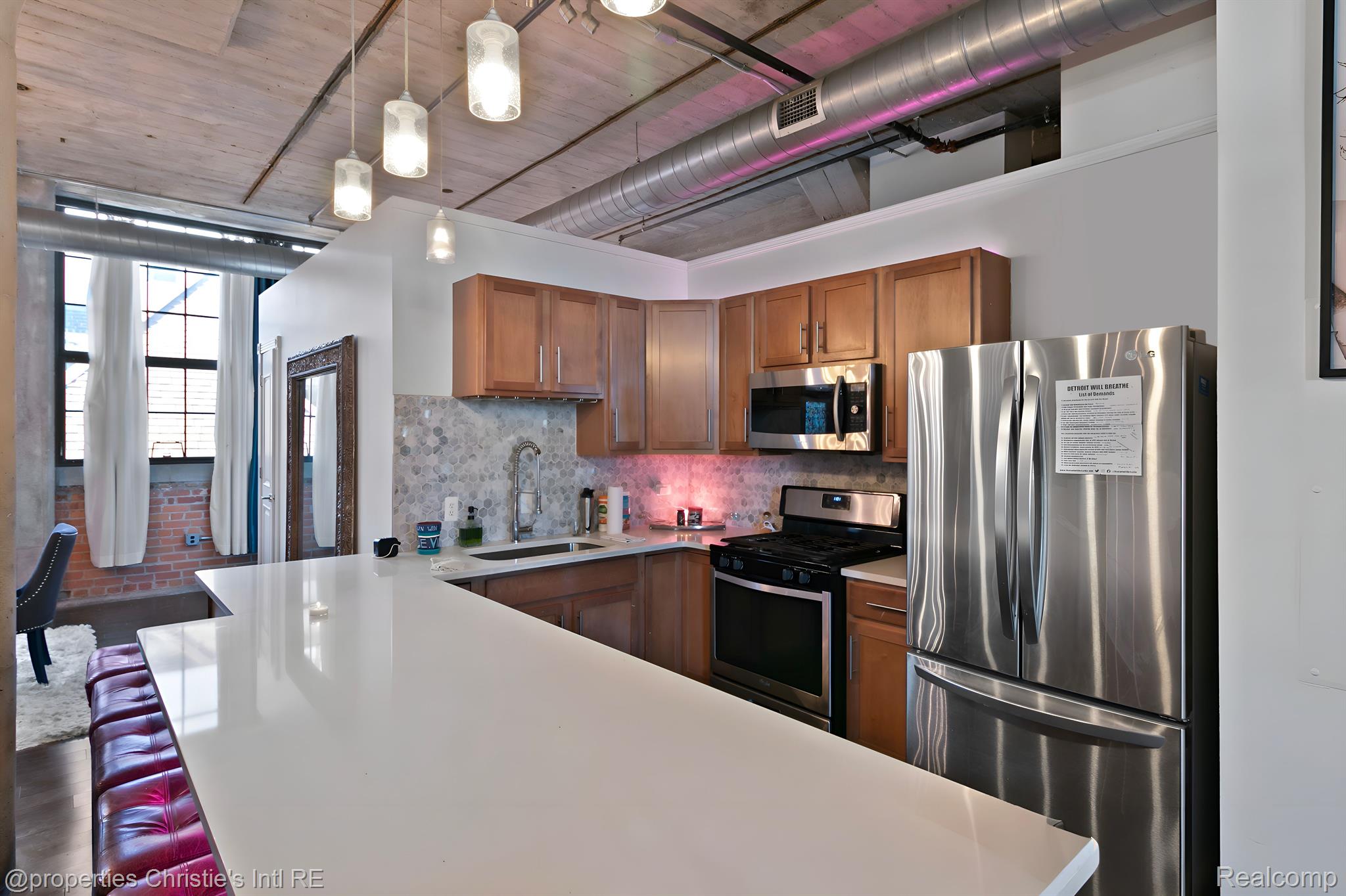 5766 TRUMBULL Street 42-215