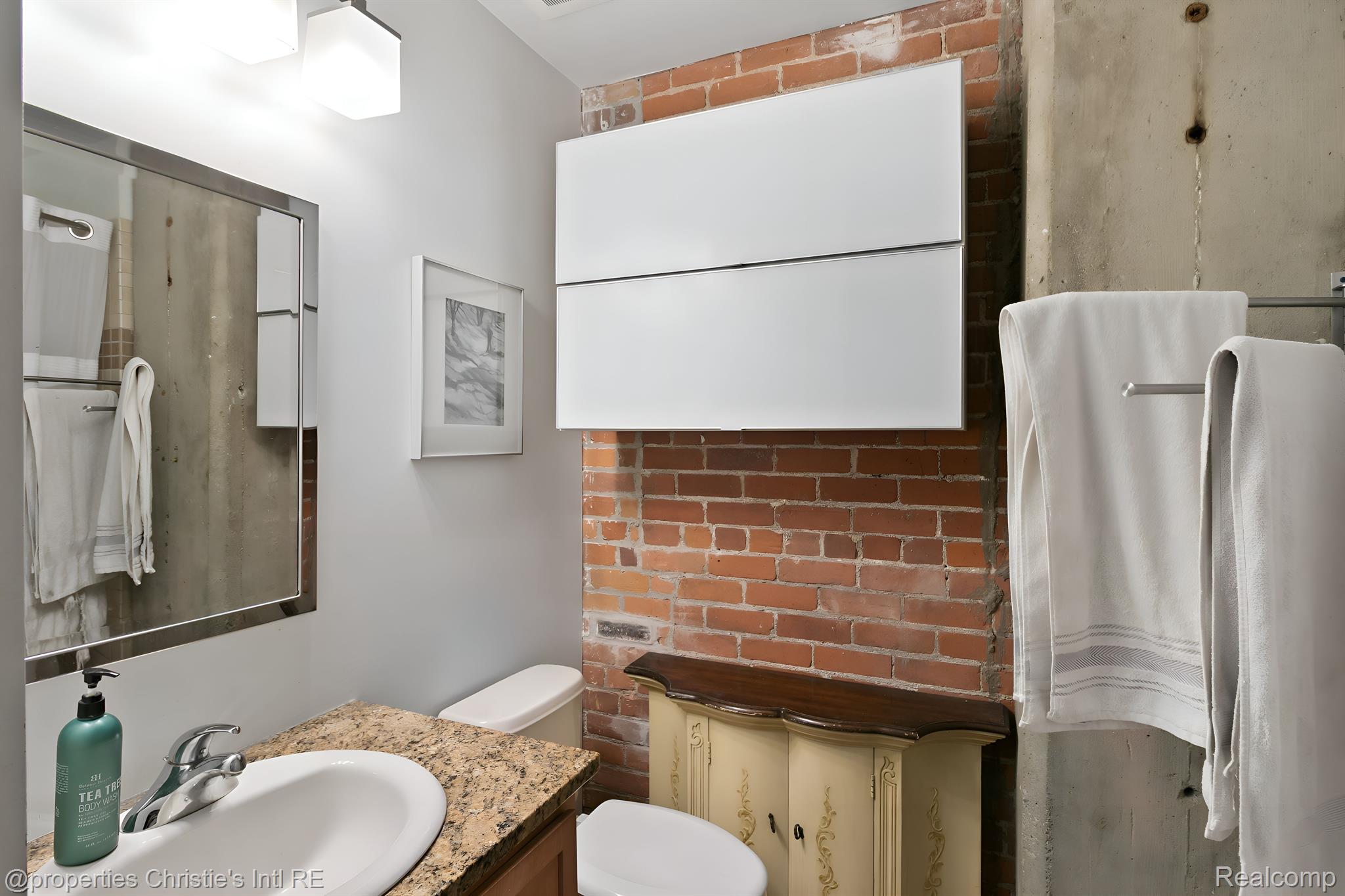 5766 TRUMBULL Street 42-215