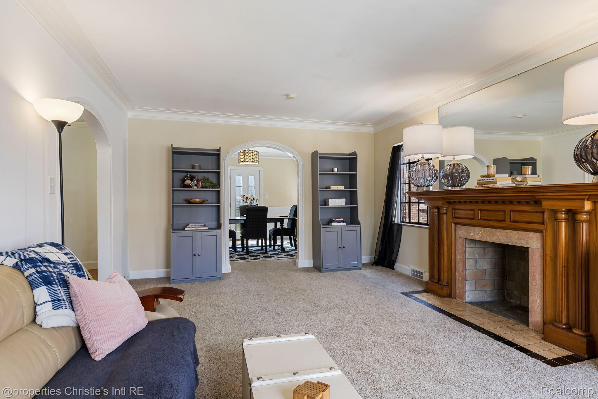 3801 GLENDALE Street