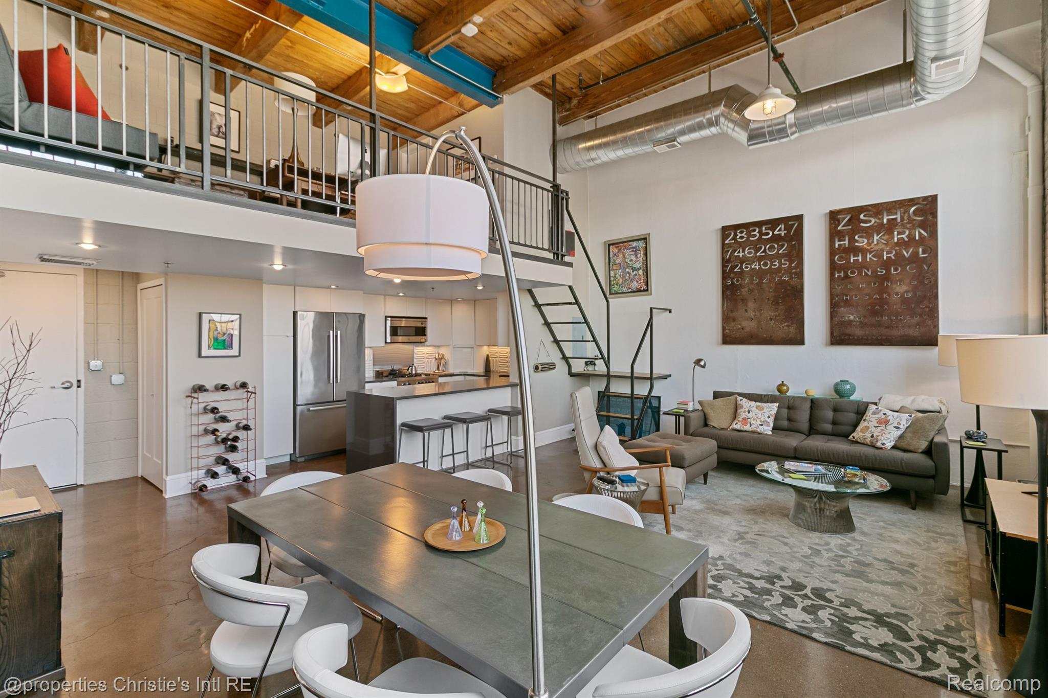 3434 RUSSELL Street 28-205