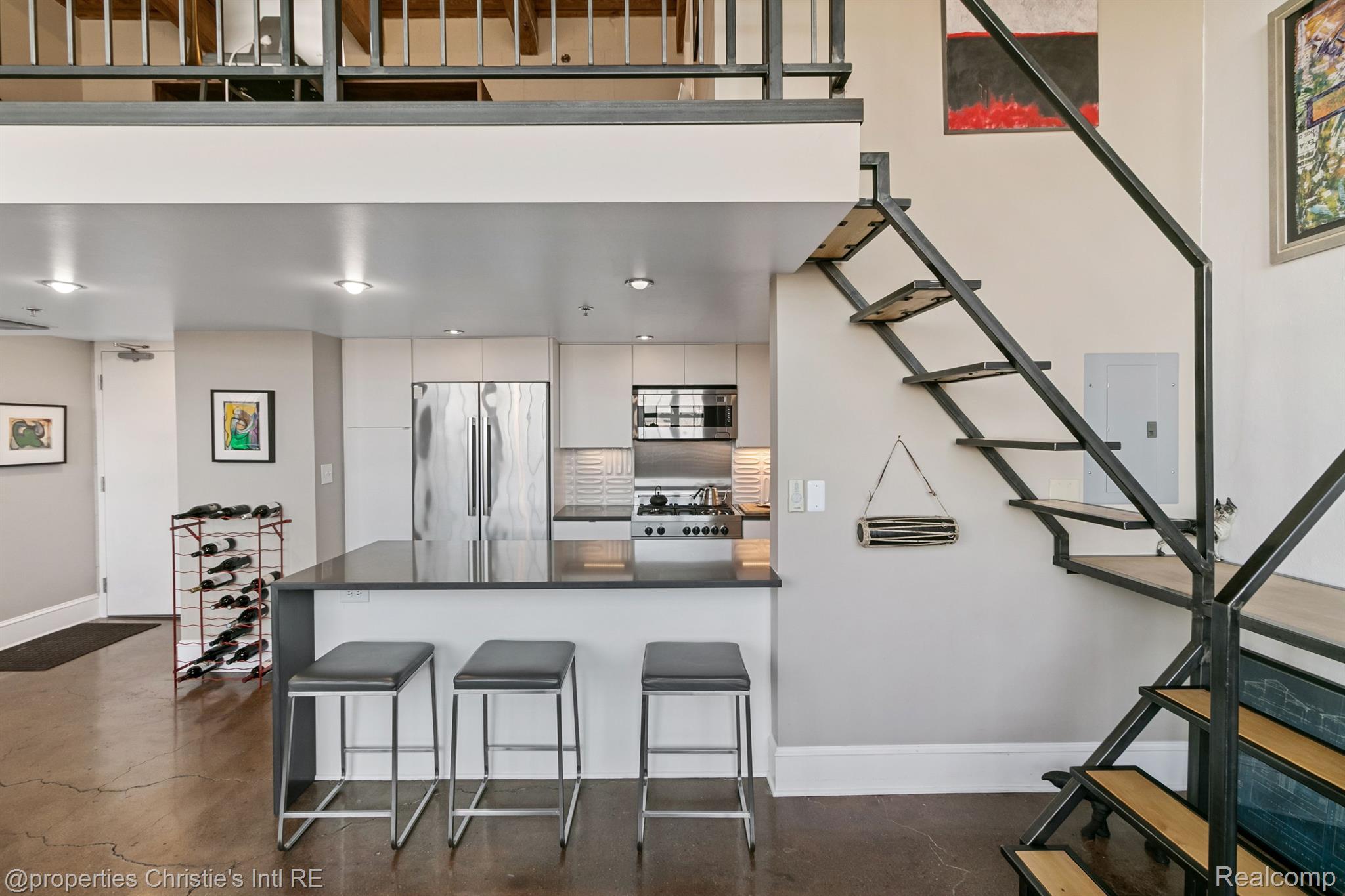 3434 RUSSELL Street 28-205