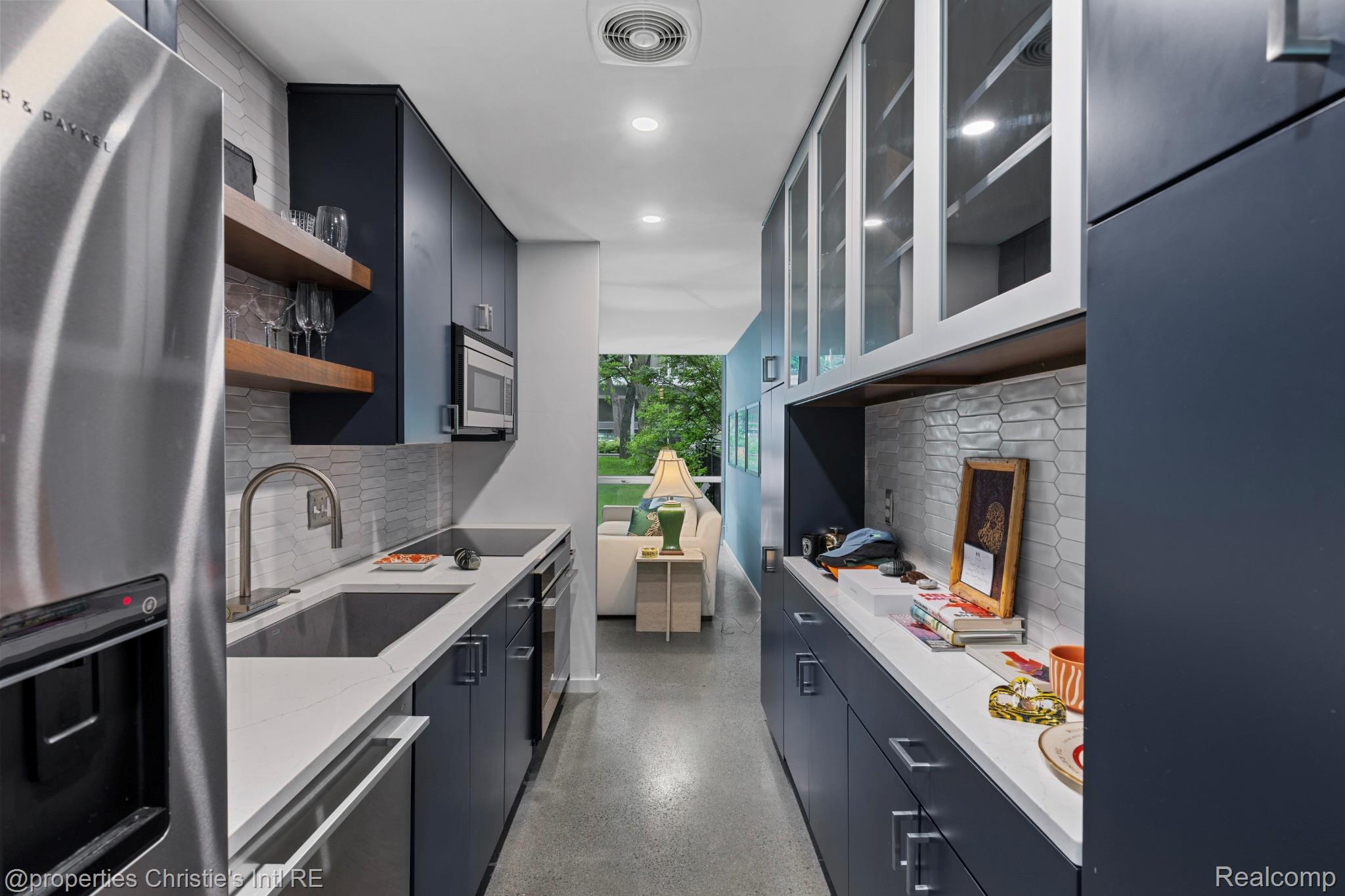 1351 Nicolet Place