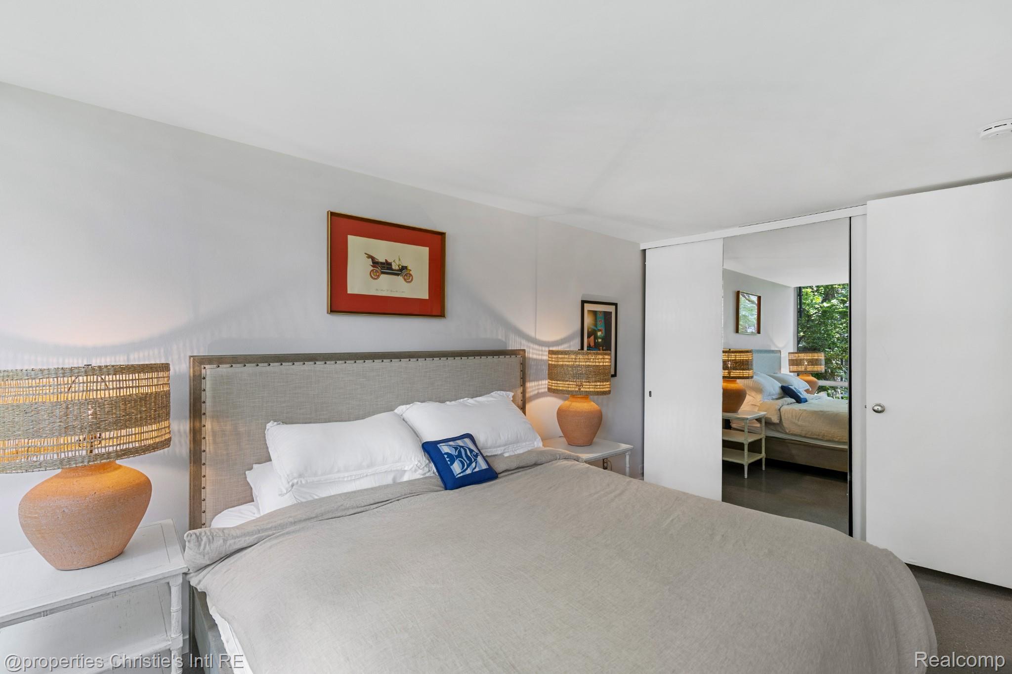 1351 Nicolet Place
