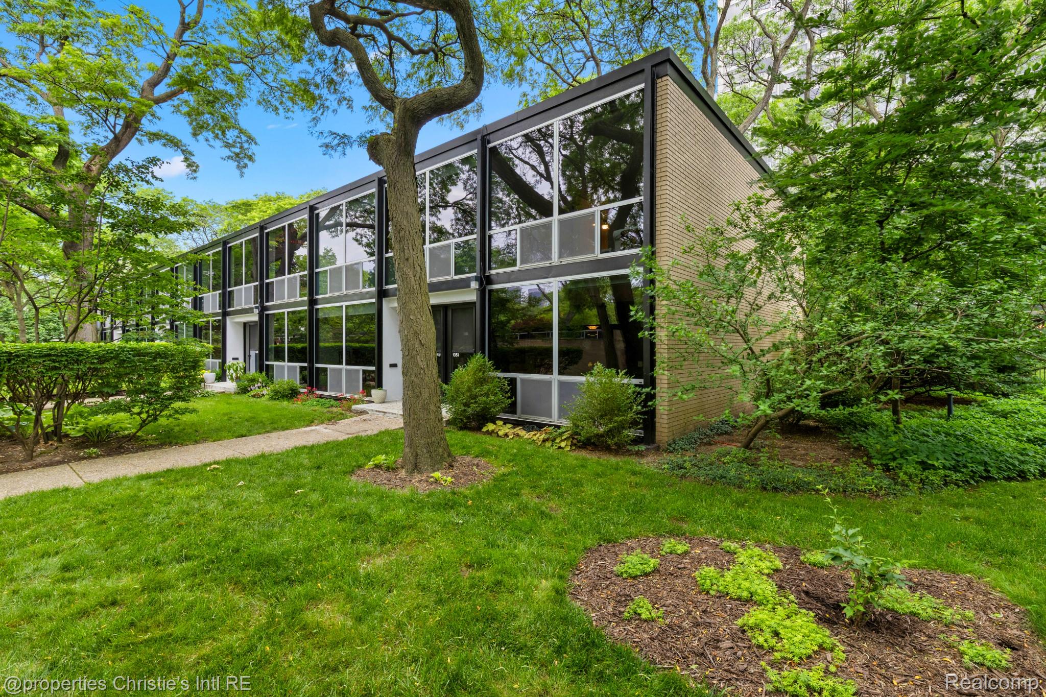 1351 Nicolet Place