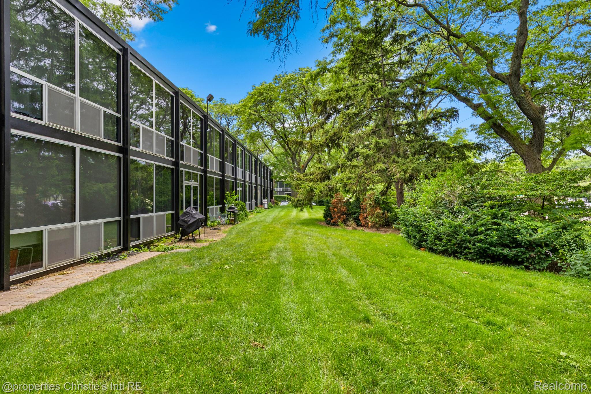 1351 Nicolet Place