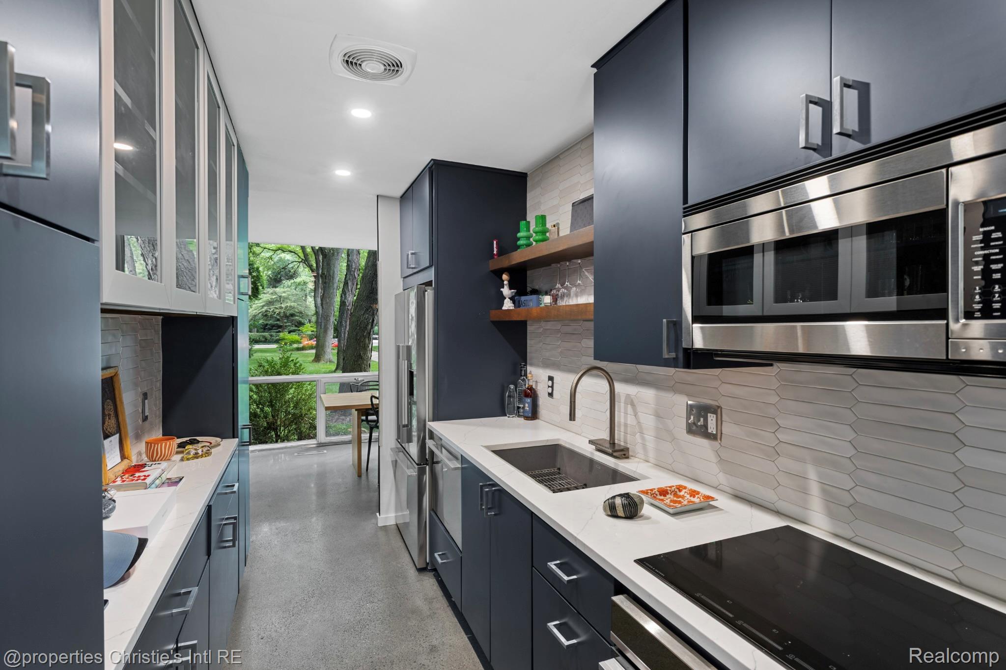 1351 Nicolet Place