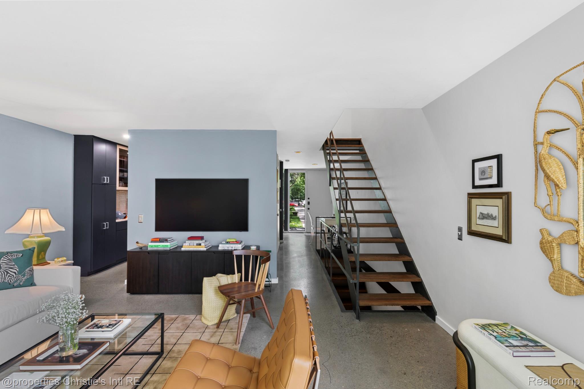 1351 Nicolet Place