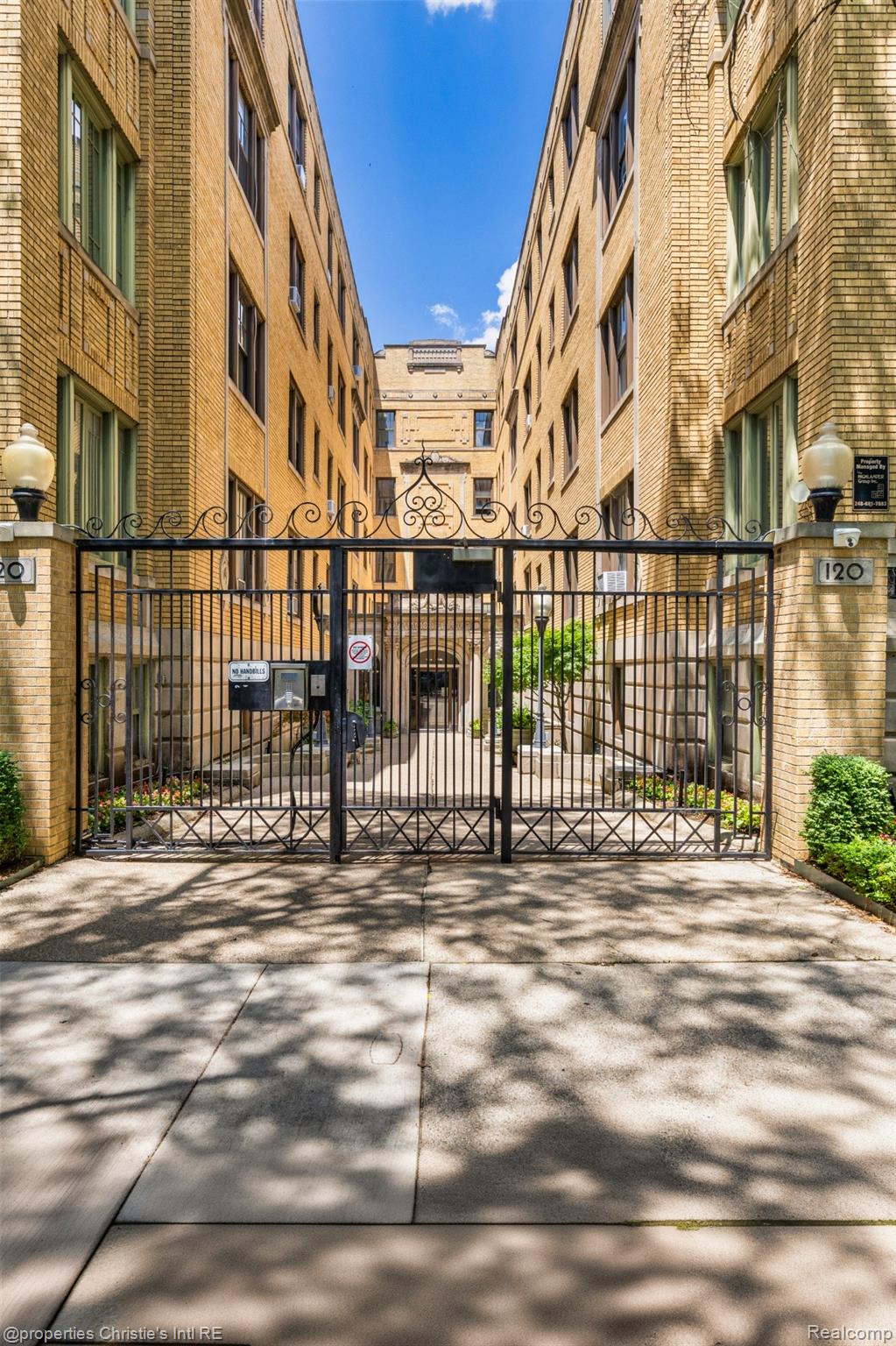120 Seward Street U2