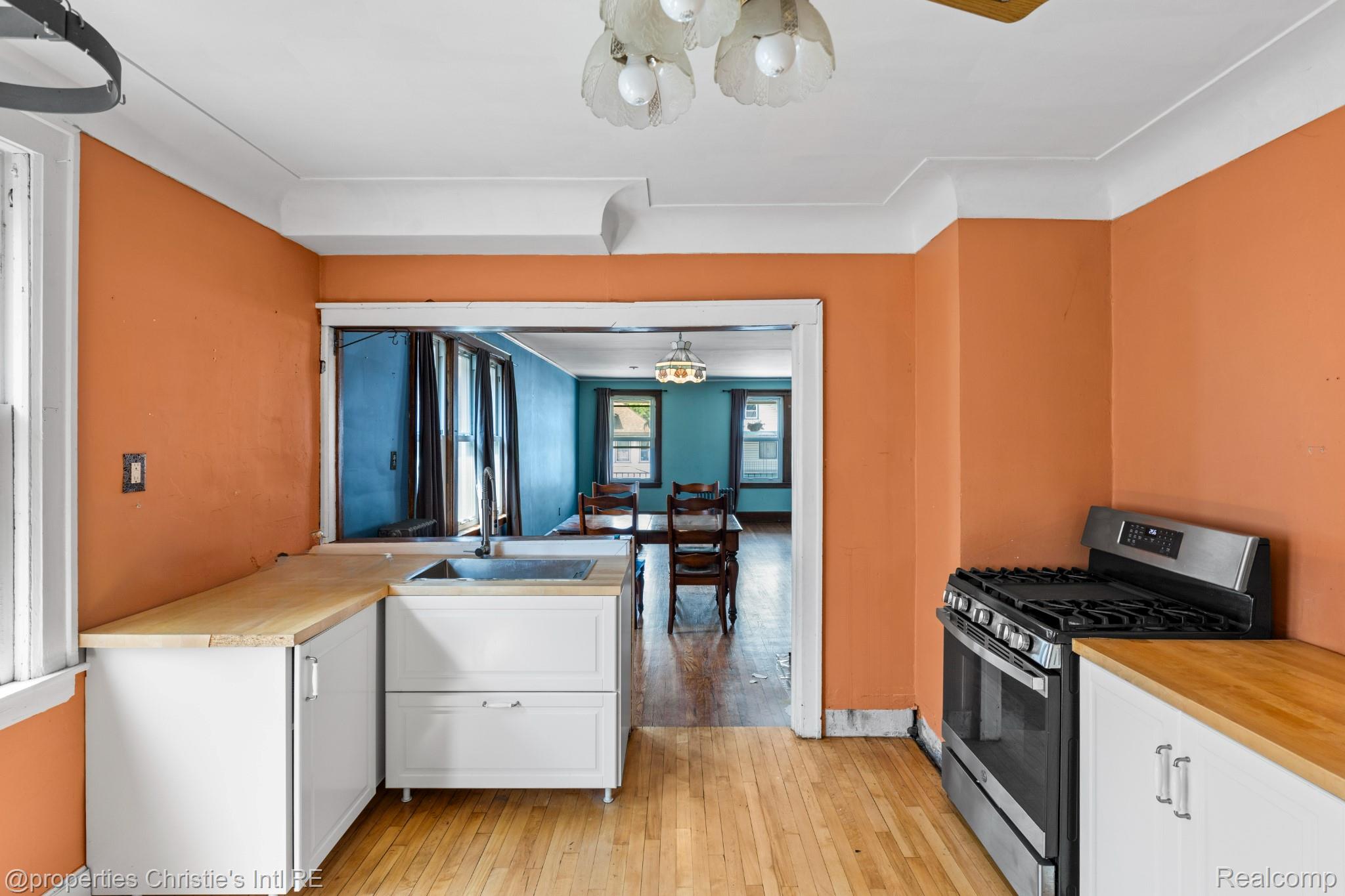 4772 Cecil Street