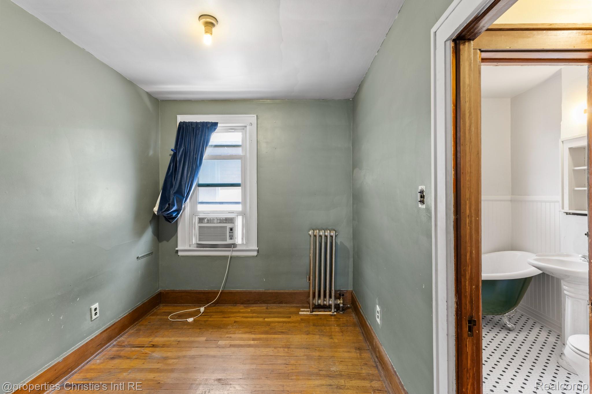 4772 Cecil Street