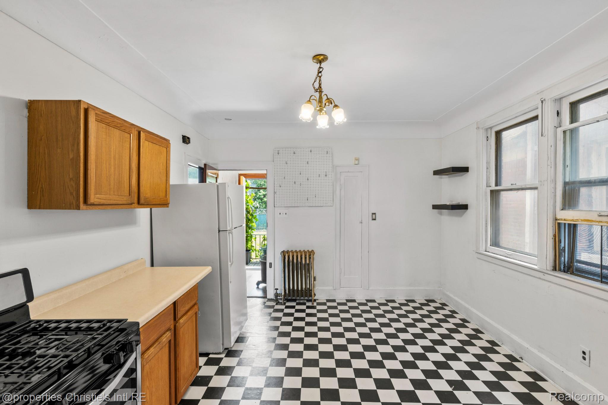 4772 Cecil Street