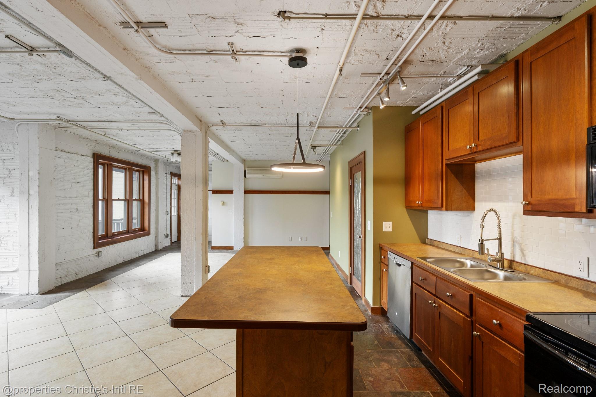 78 Watson Street 8