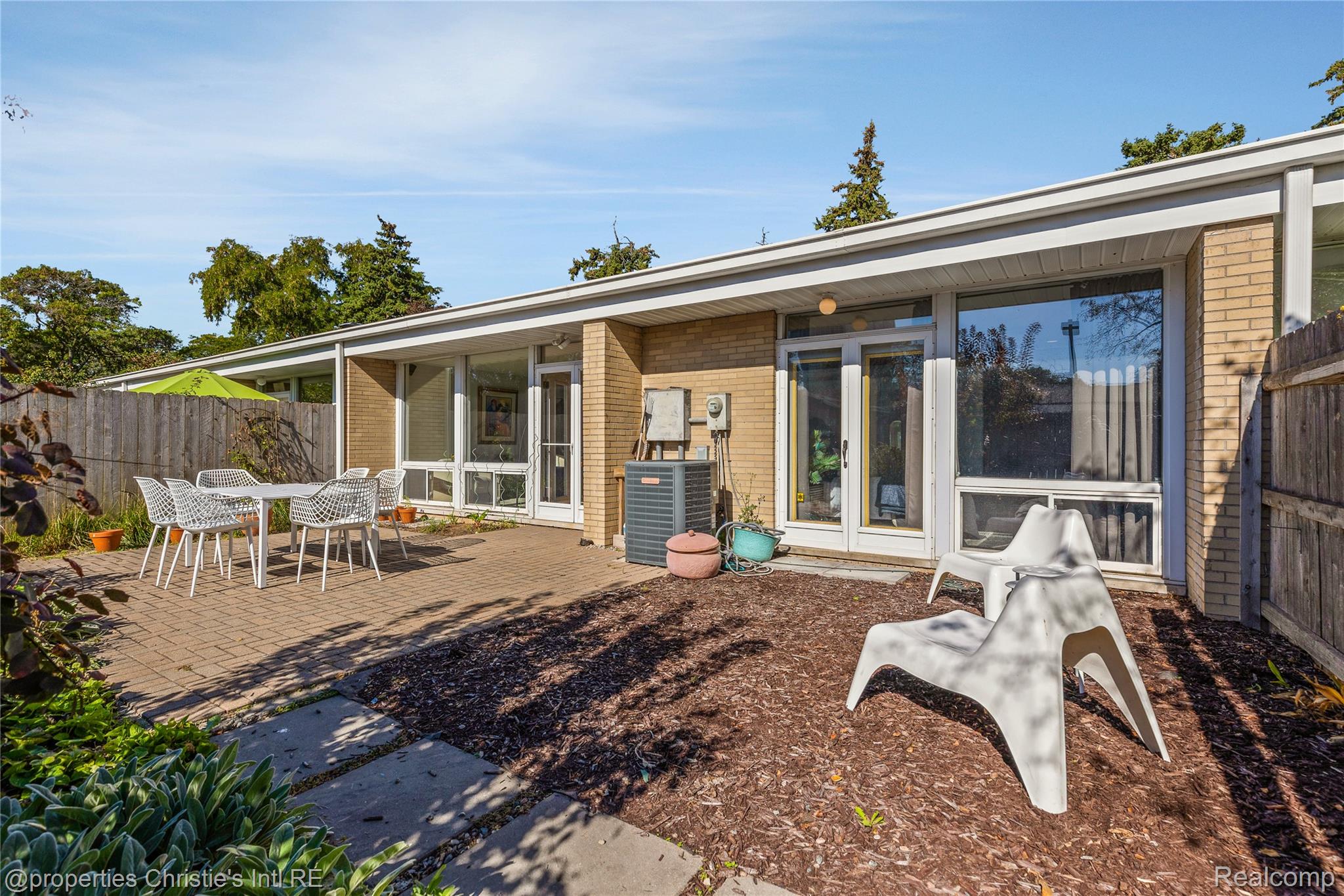 1522 Chateaufort Place