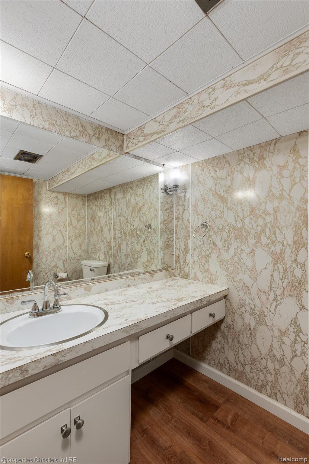 1522 Chateaufort Place