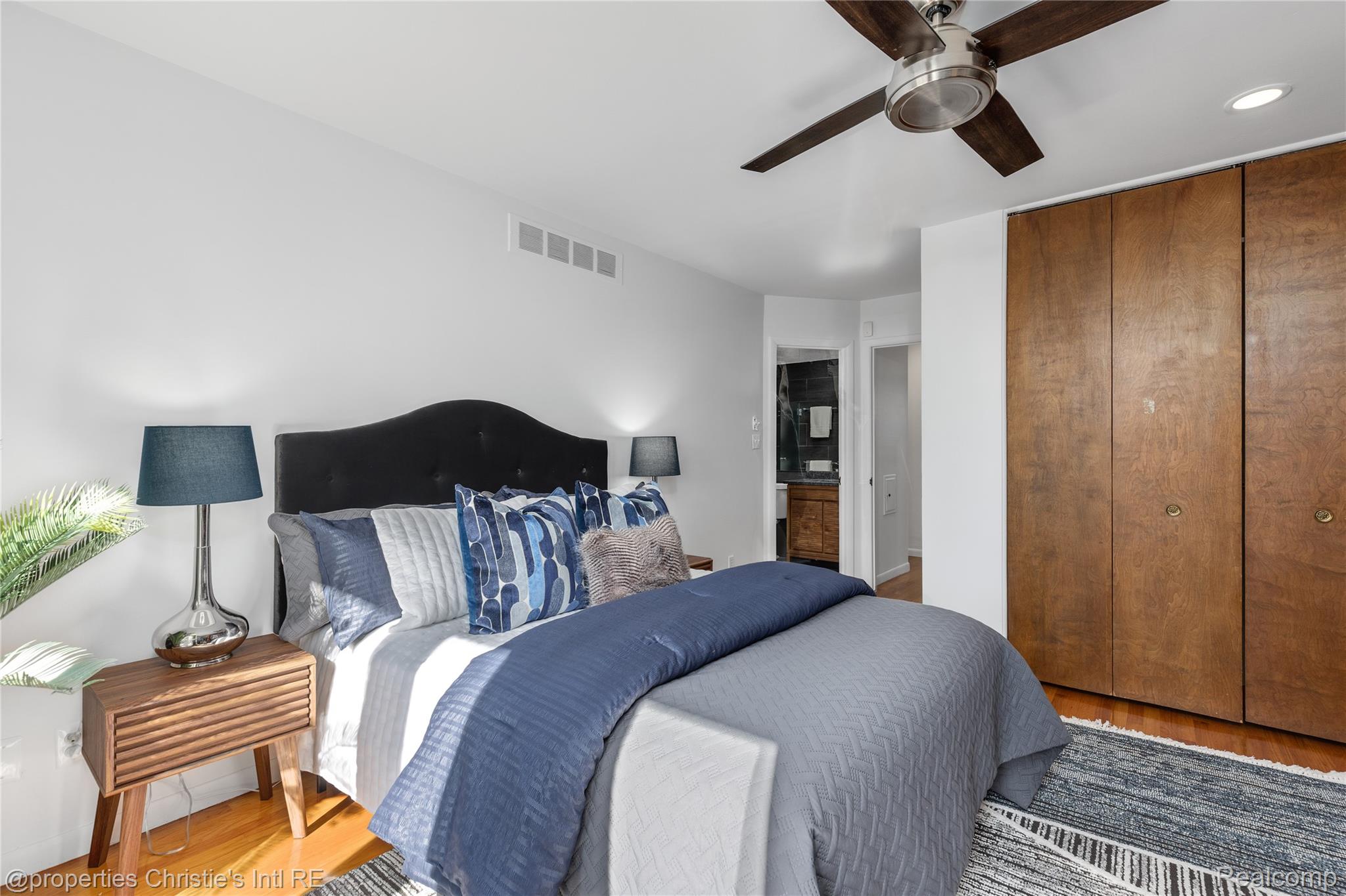 1522 Chateaufort Place