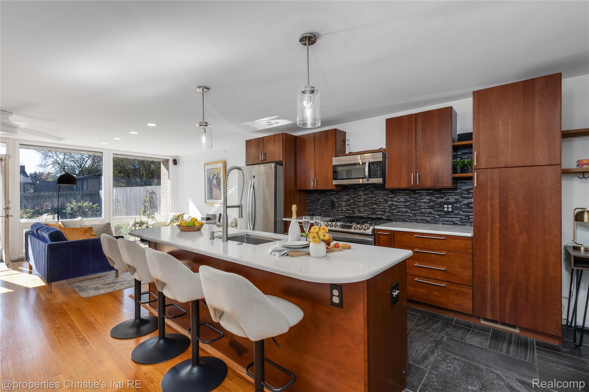 1522 Chateaufort Place