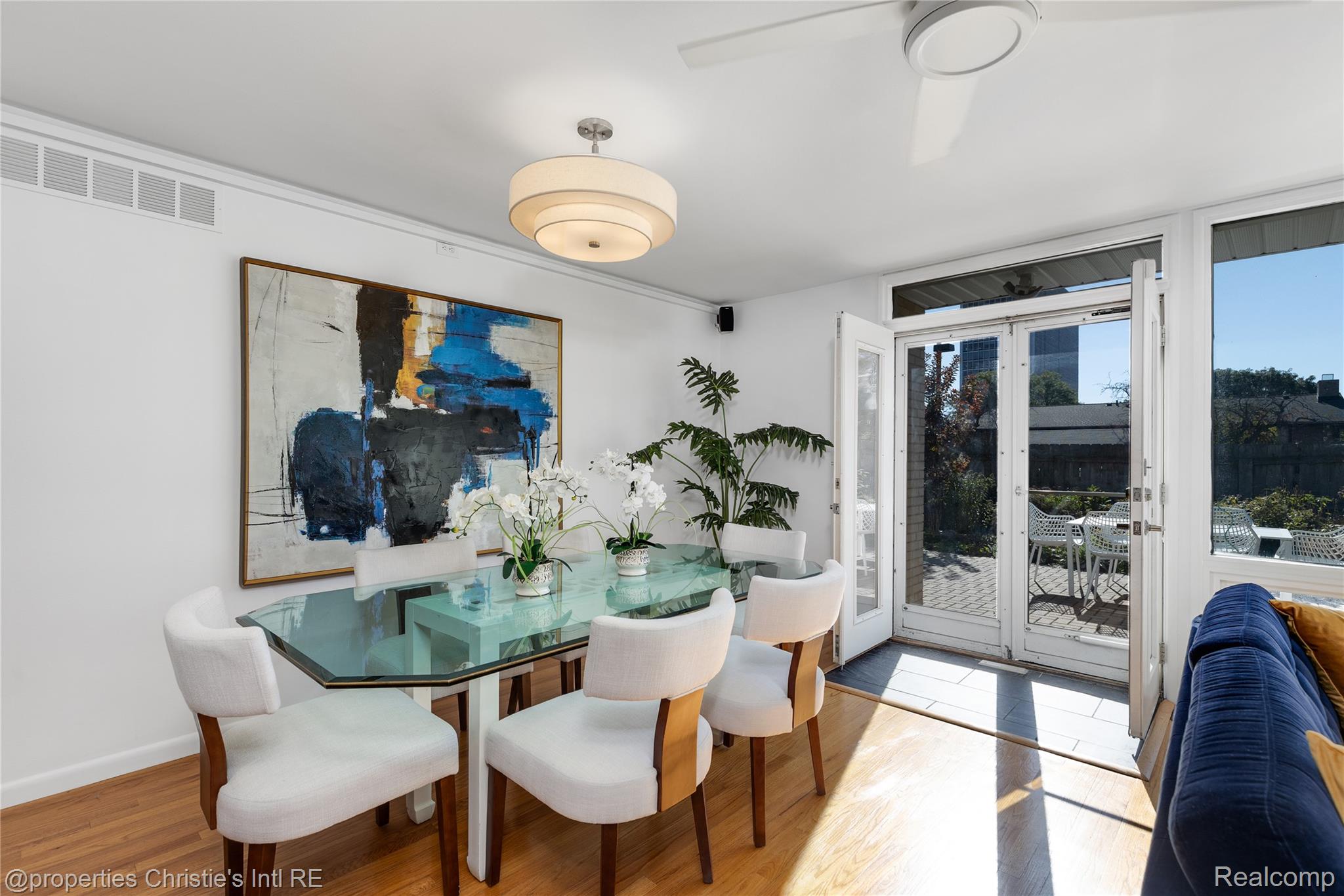 1522 Chateaufort Place