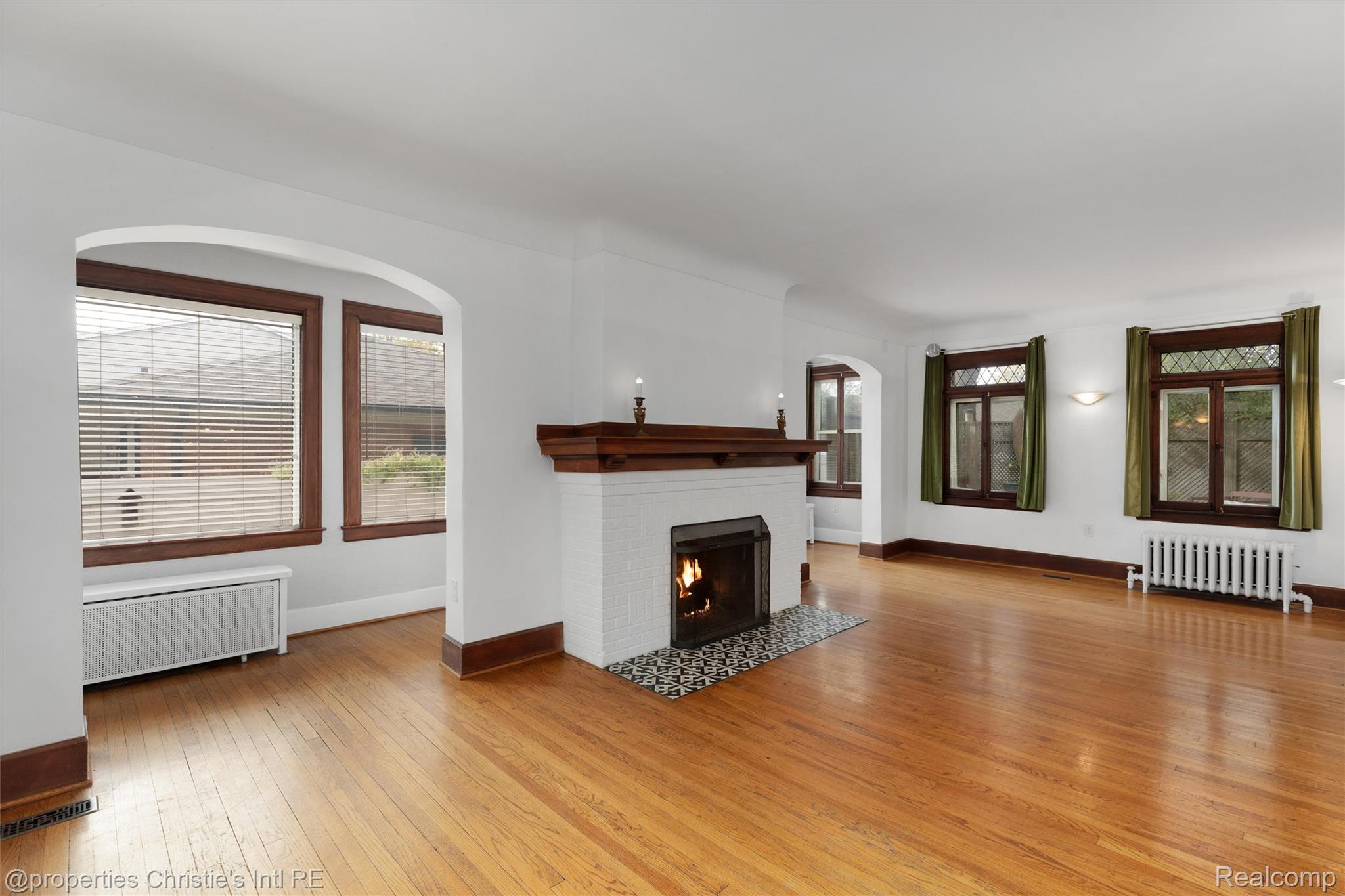 1409 Sunset Boulevard