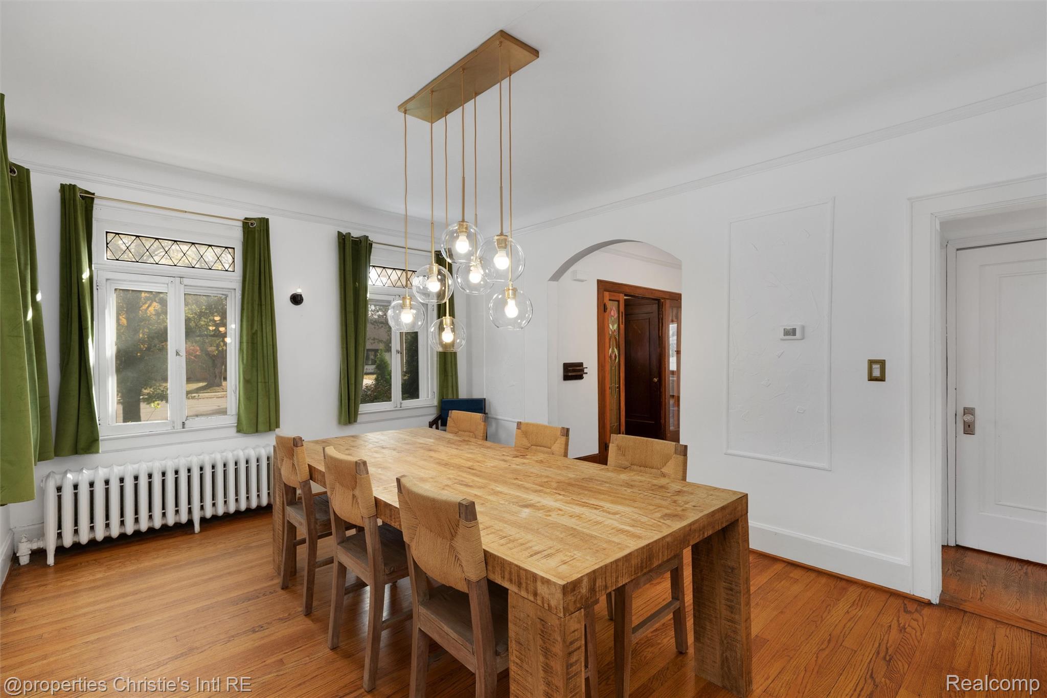 1409 Sunset Boulevard