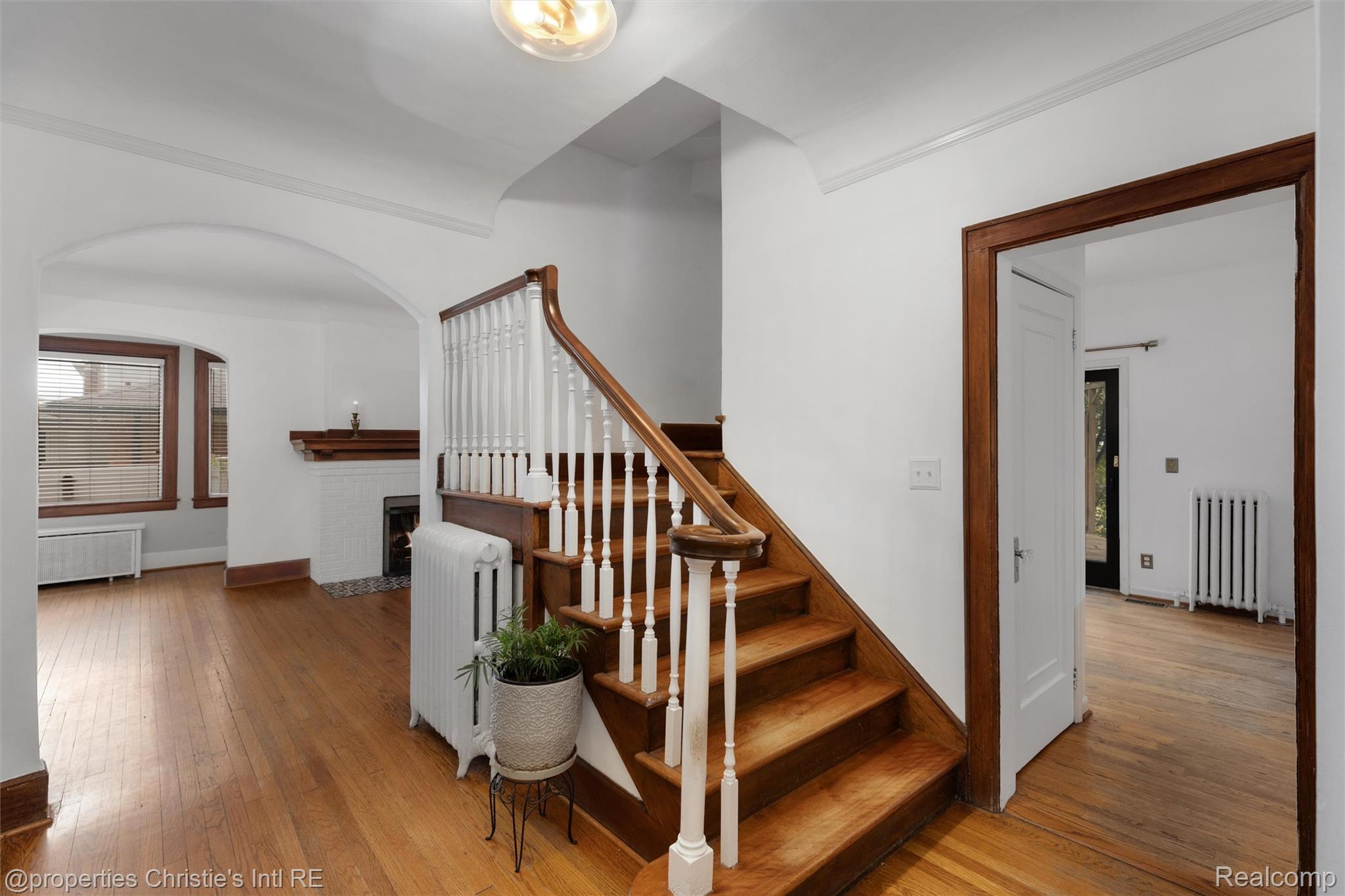 1409 Sunset Boulevard