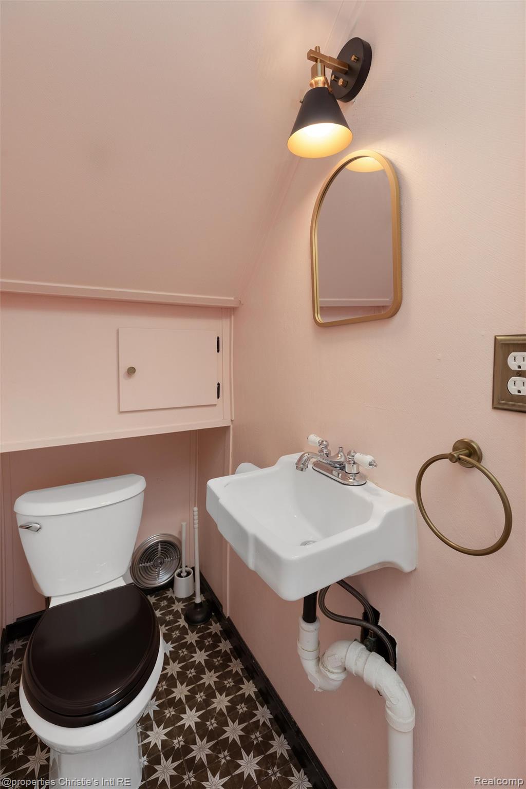 1409 Sunset Boulevard