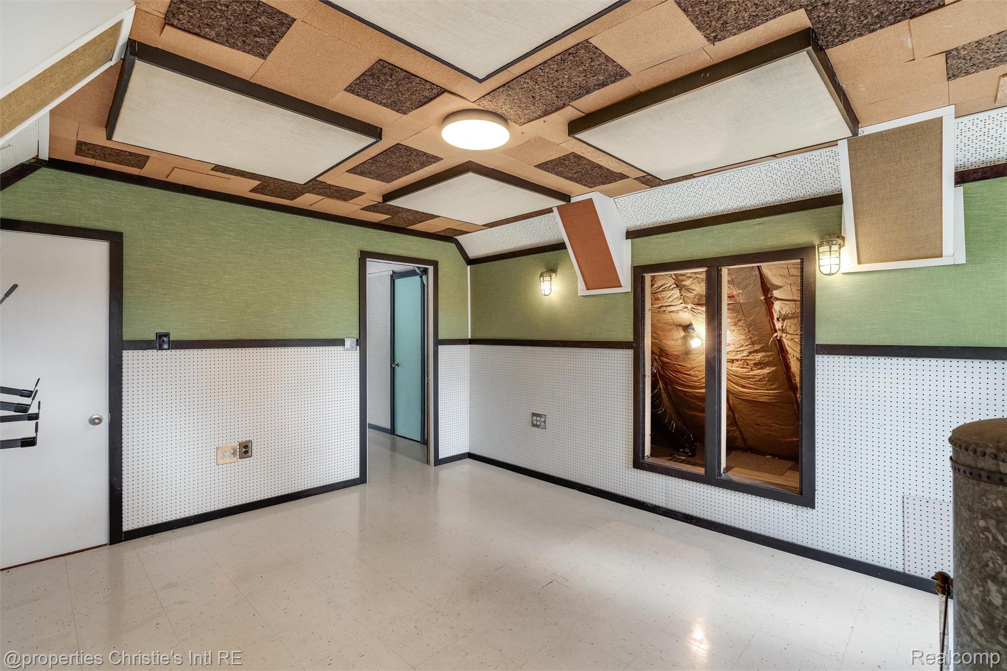 1409 Sunset Boulevard