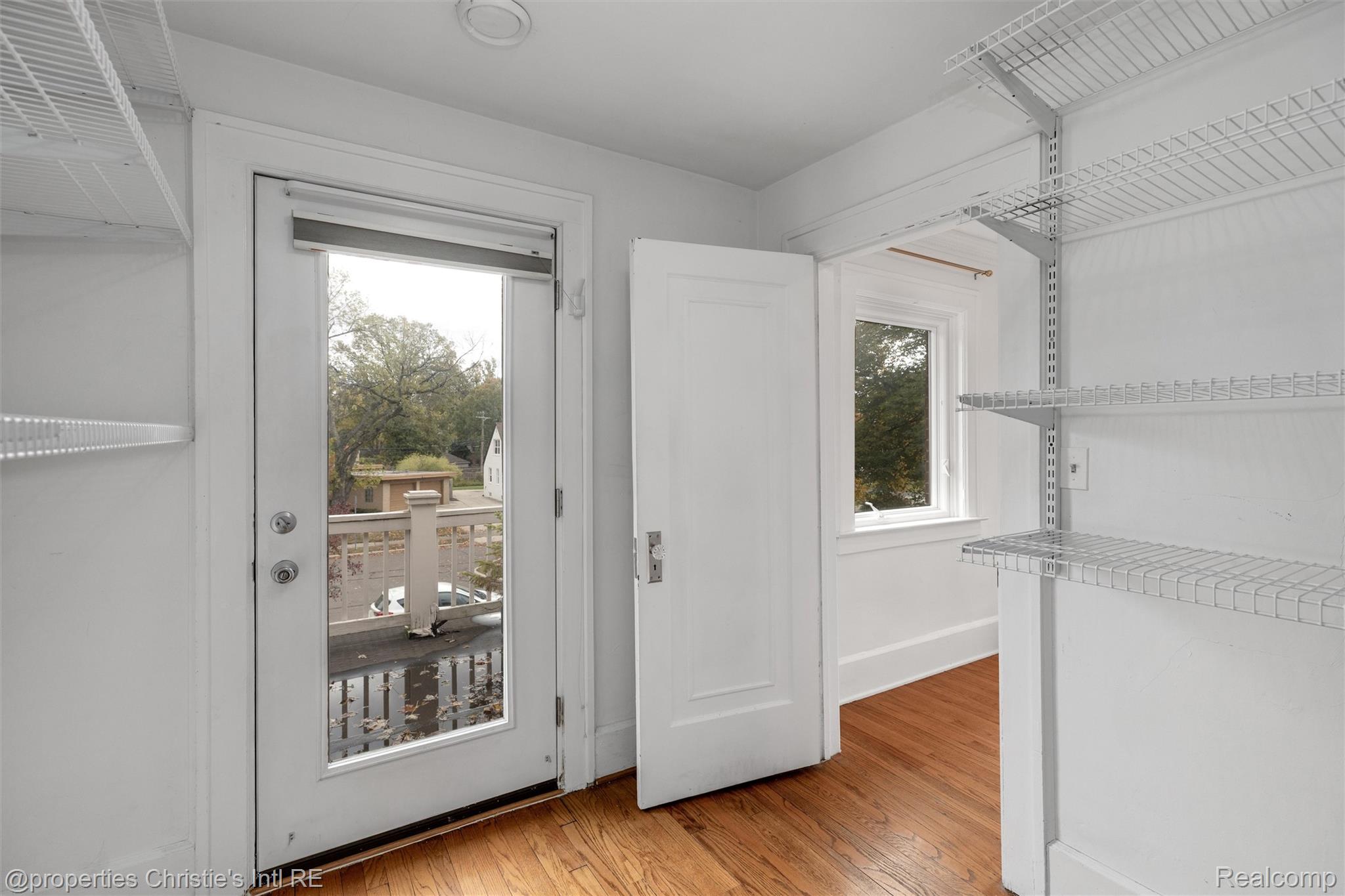 1409 Sunset Boulevard