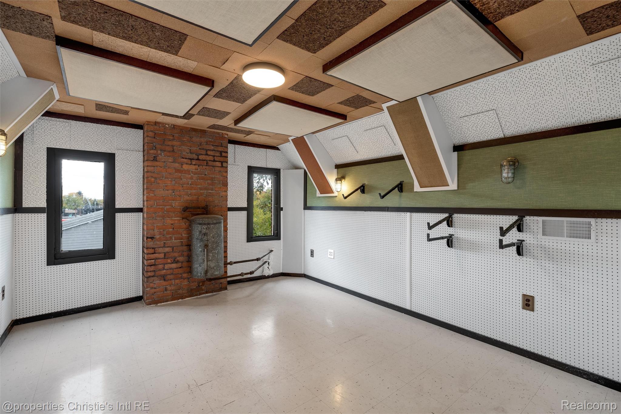 1409 Sunset Boulevard