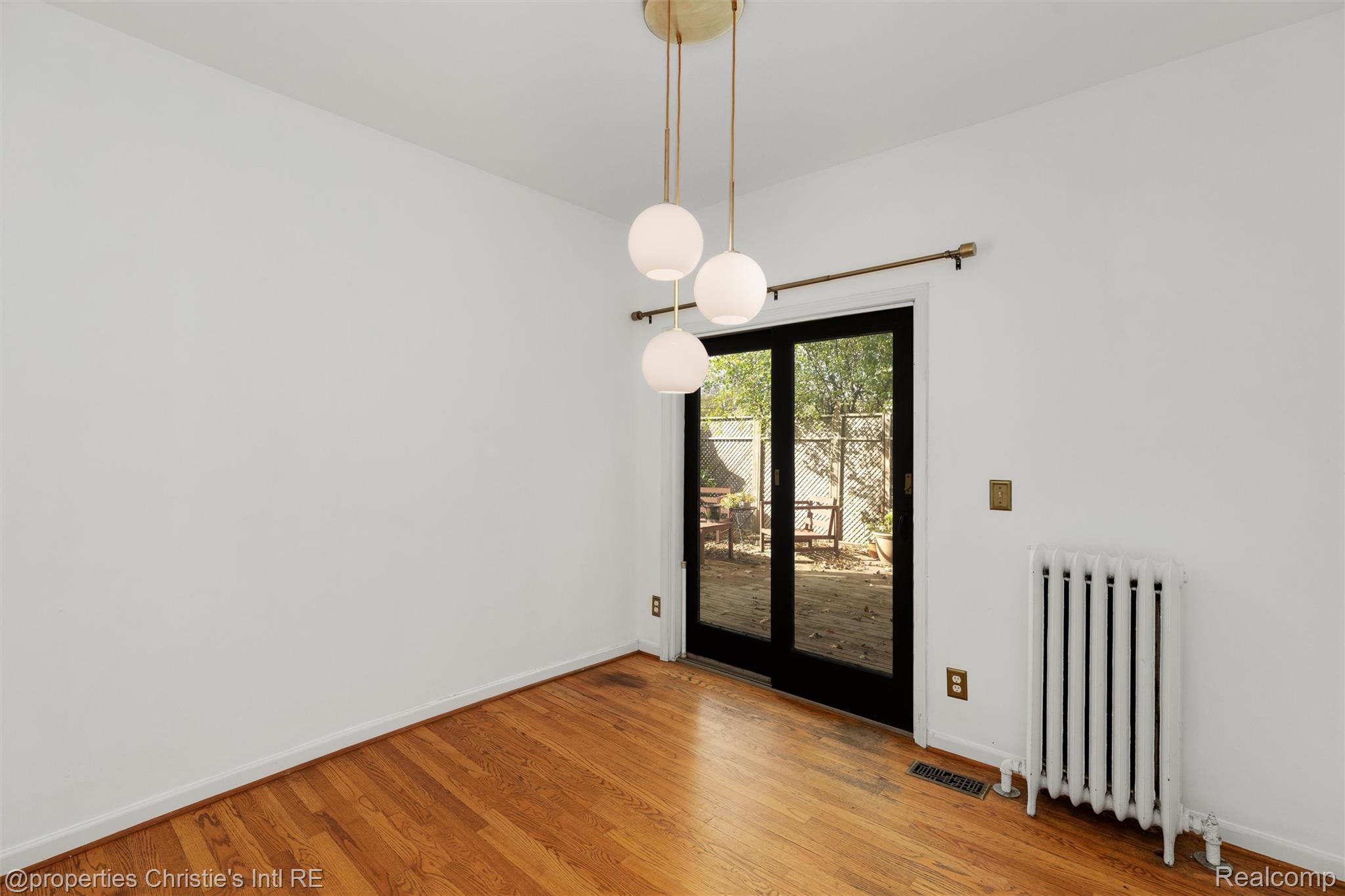 1409 Sunset Boulevard