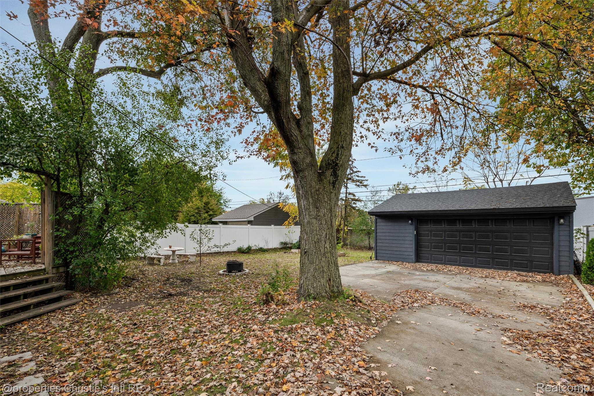 1409 Sunset Boulevard