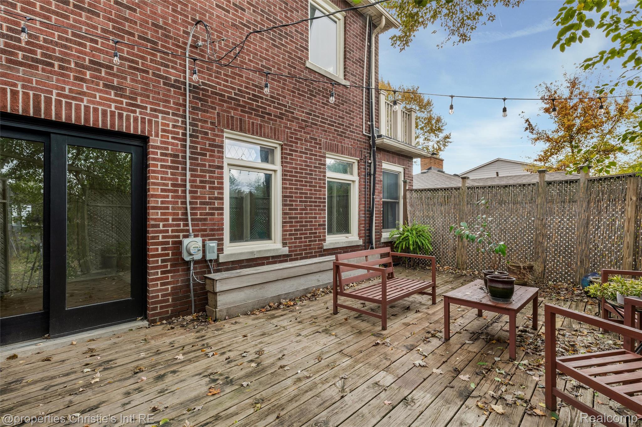 1409 Sunset Boulevard