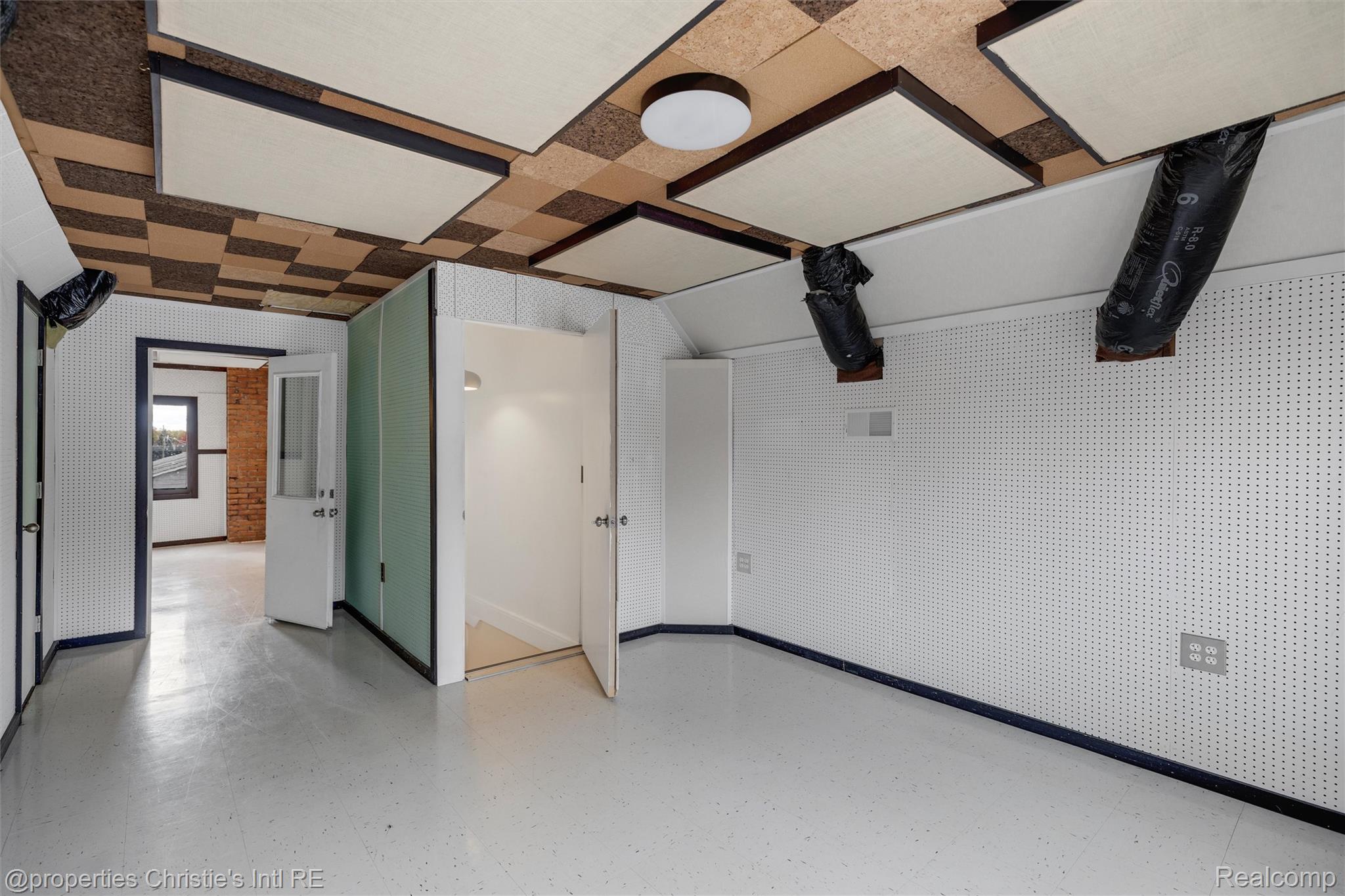 1409 Sunset Boulevard