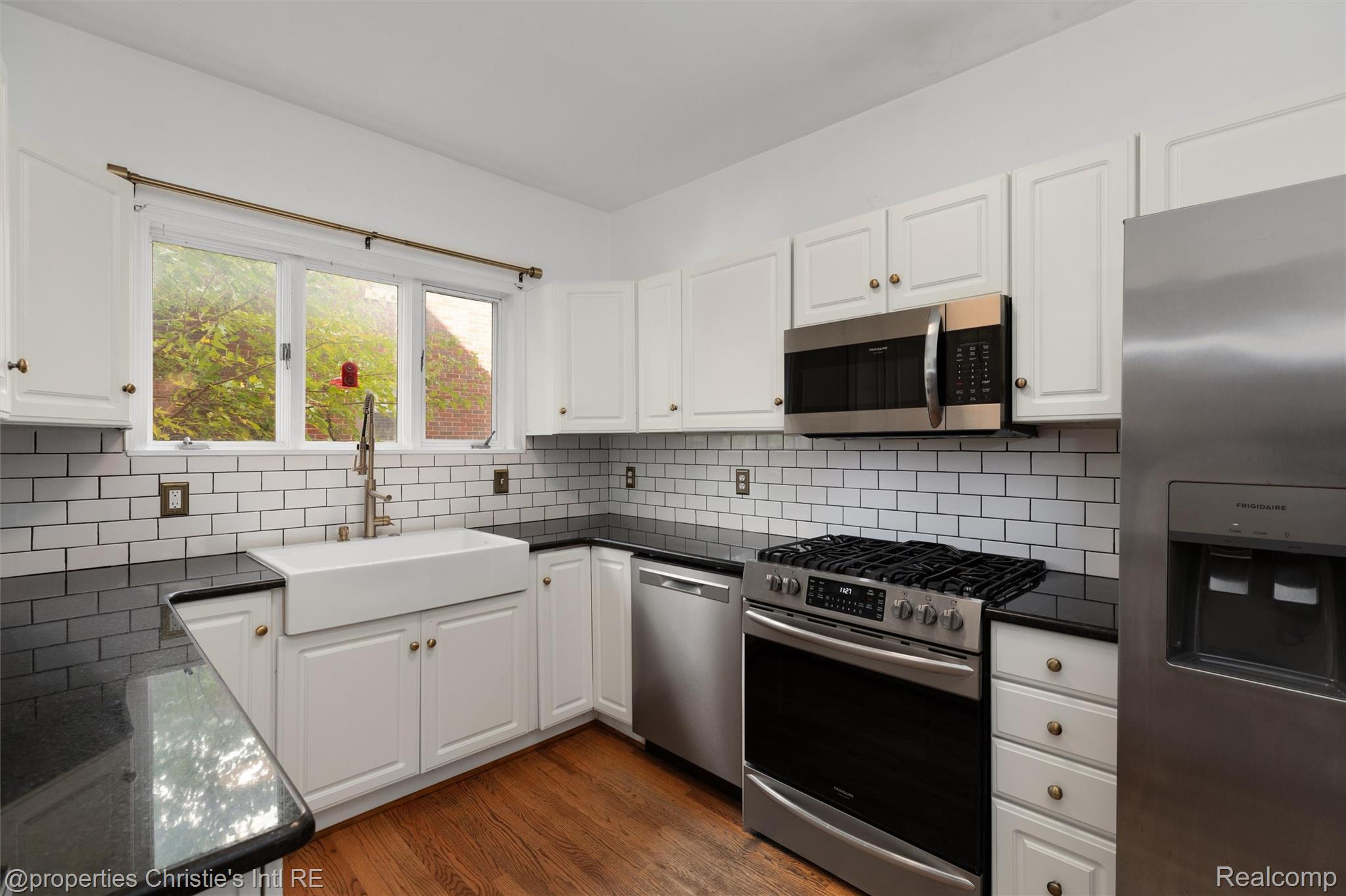 1409 Sunset Boulevard