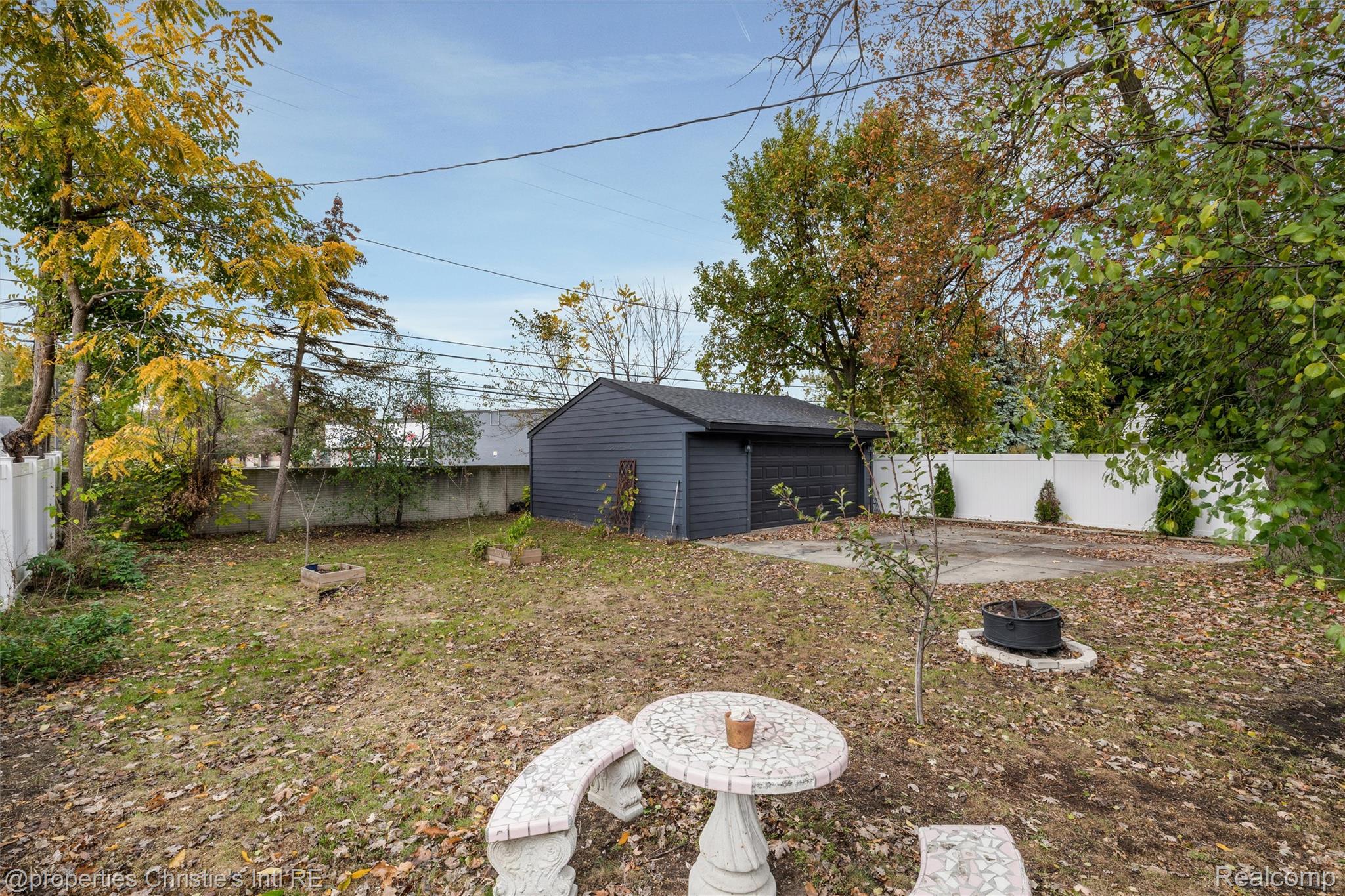 1409 Sunset Boulevard