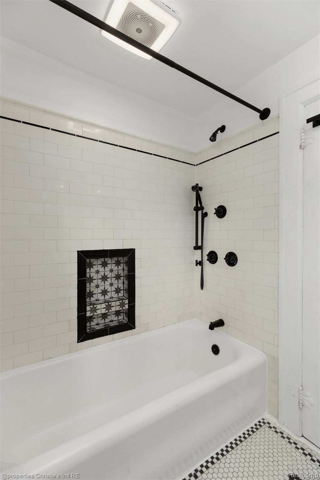 1409 Sunset Boulevard